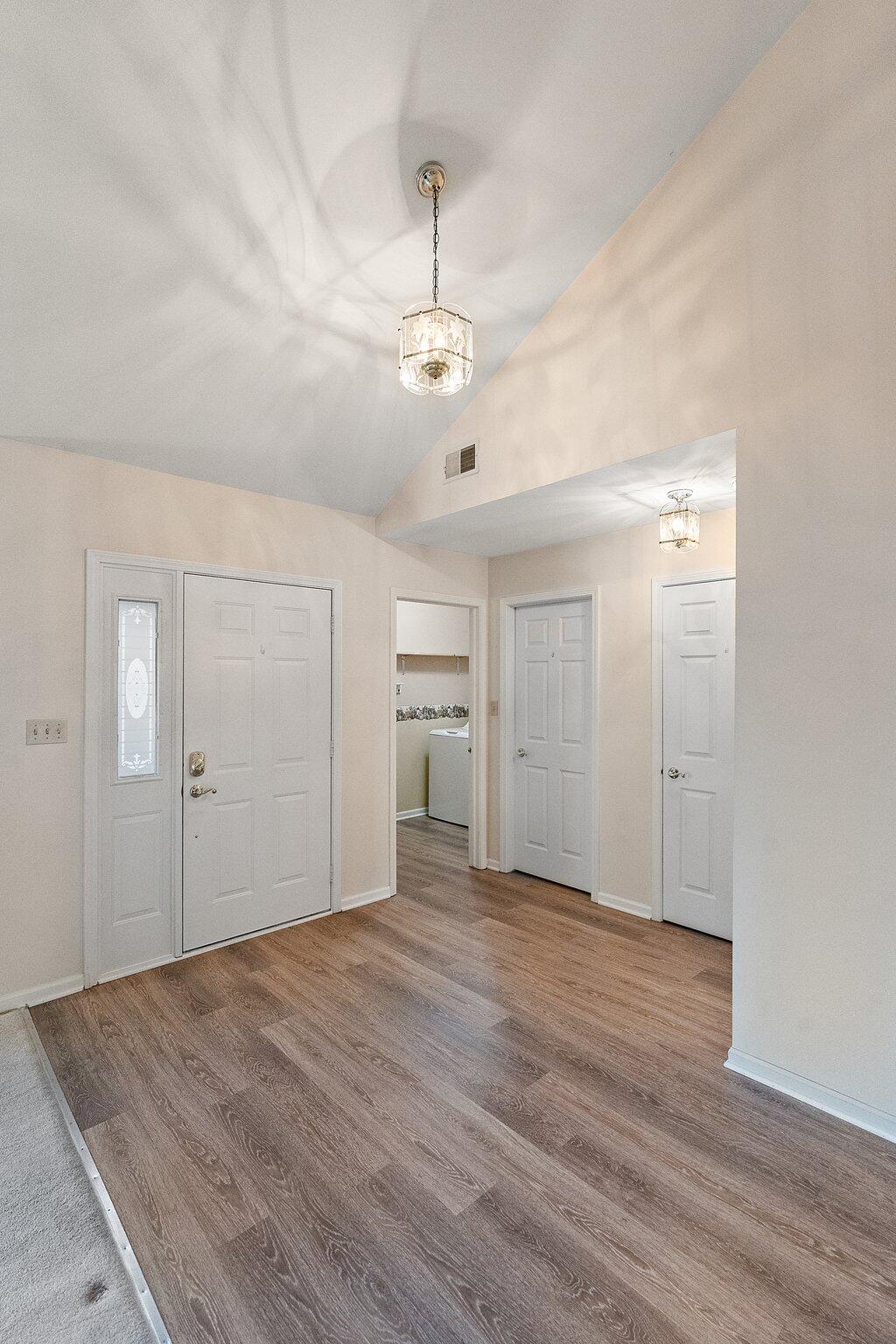 1109 Cambridge Lane