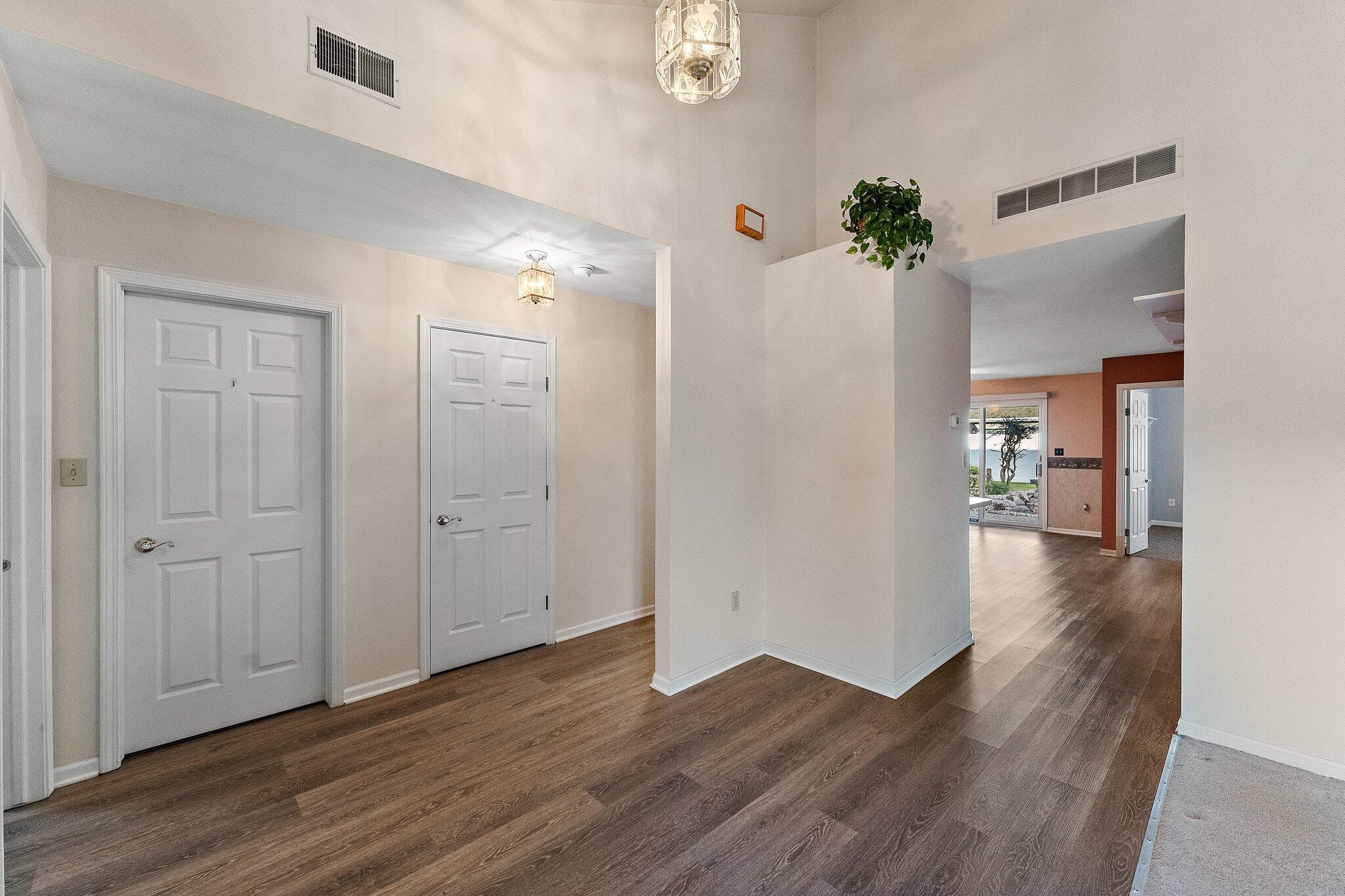 1109 Cambridge Lane