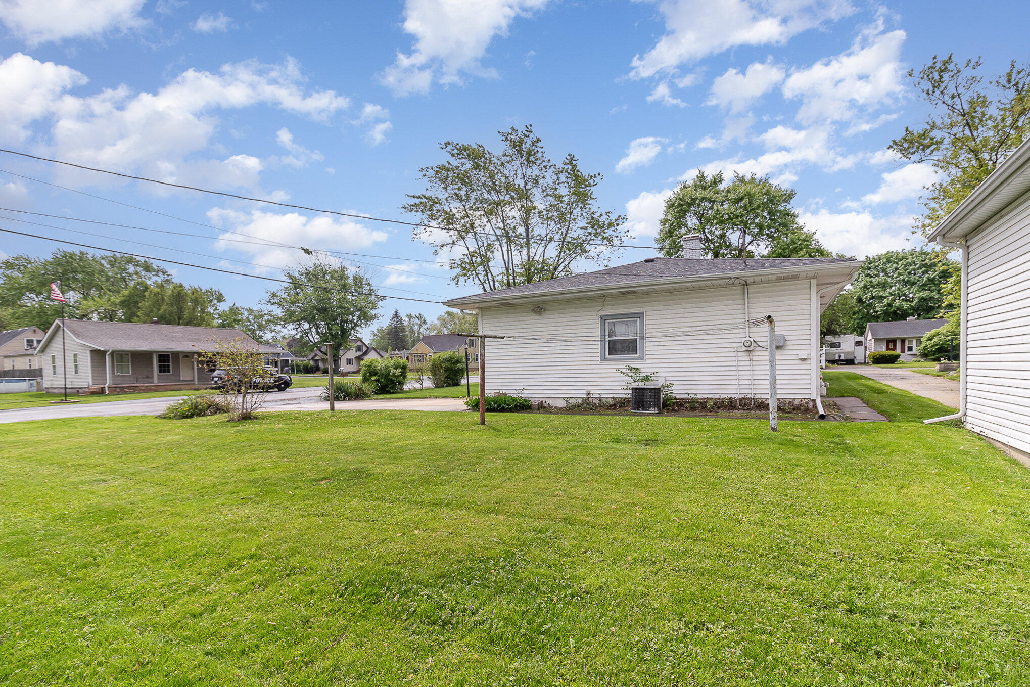 1200 W 38th Place