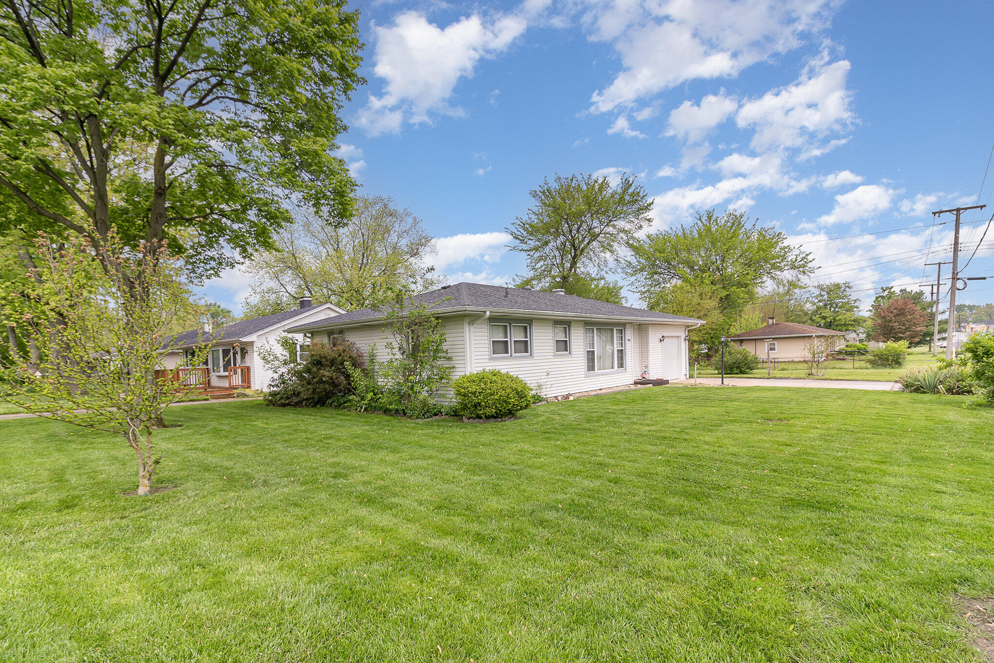 1200 W 38th Place
