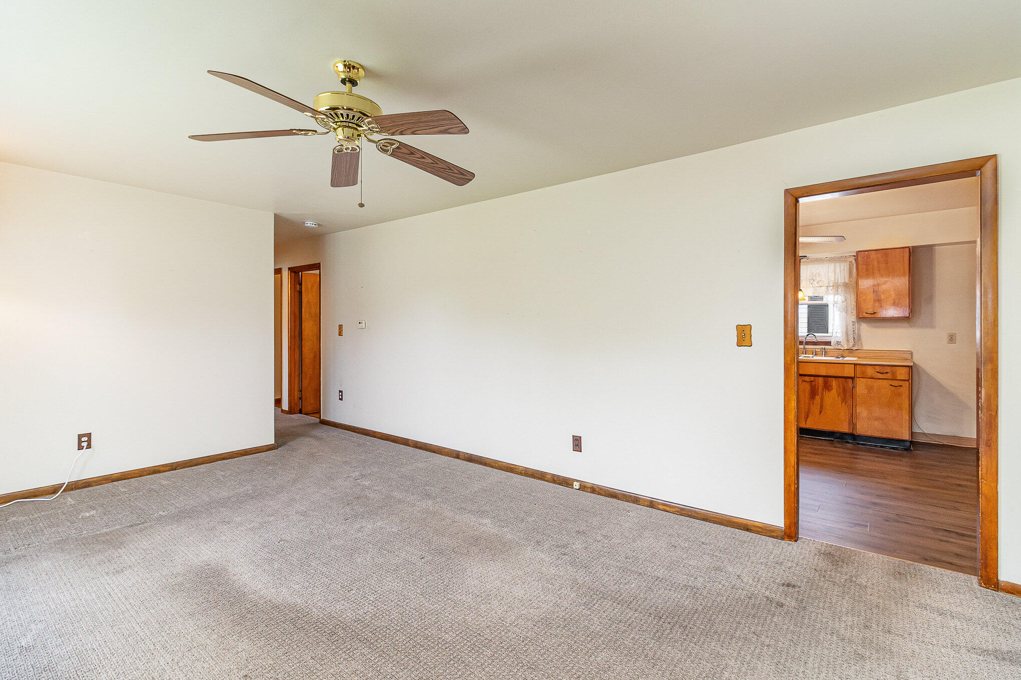 1200 W 38th Place