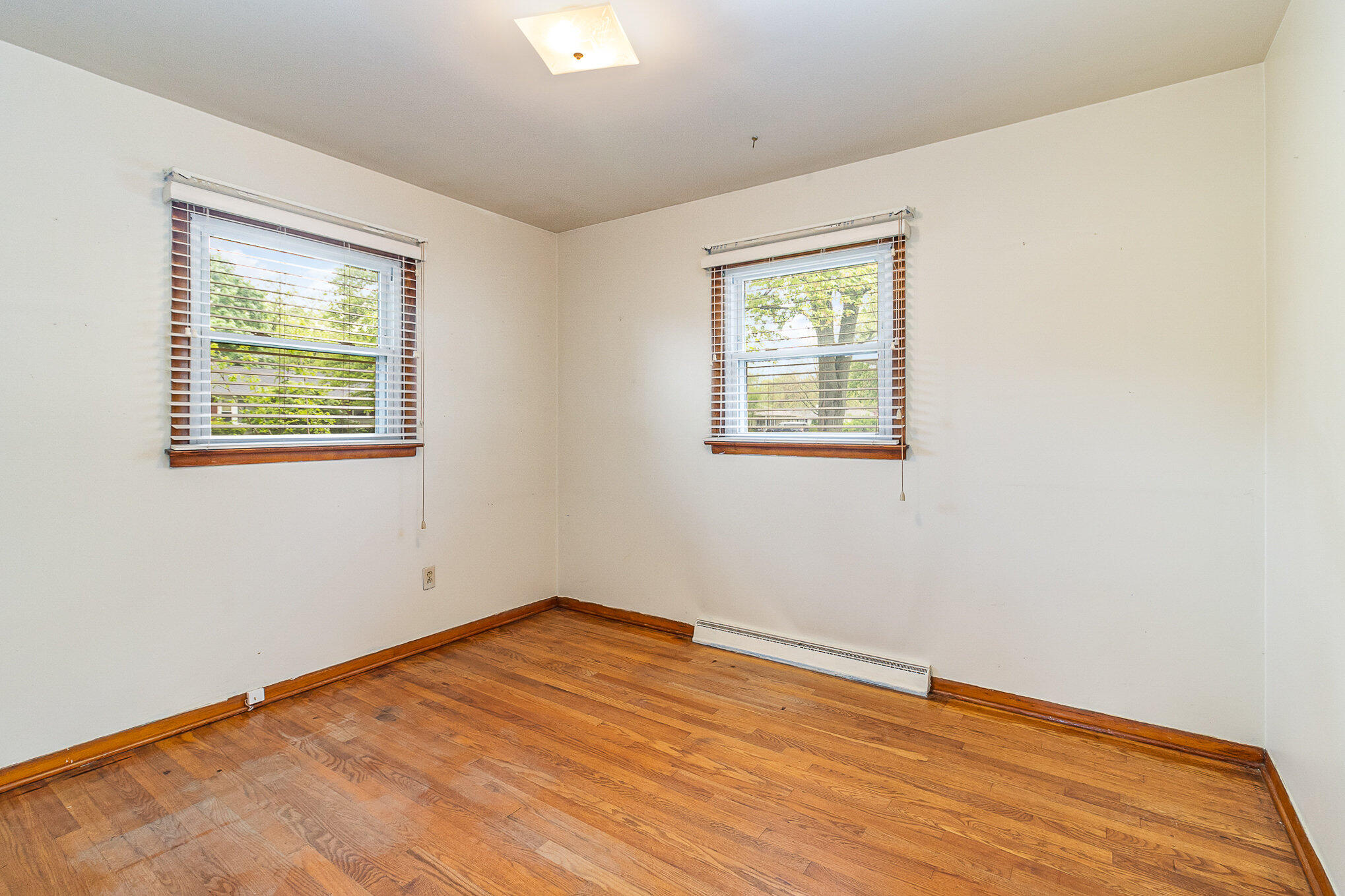 1200 W 38th Place
