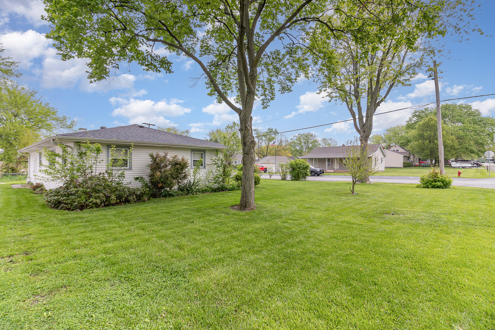 1200 W 38th Place