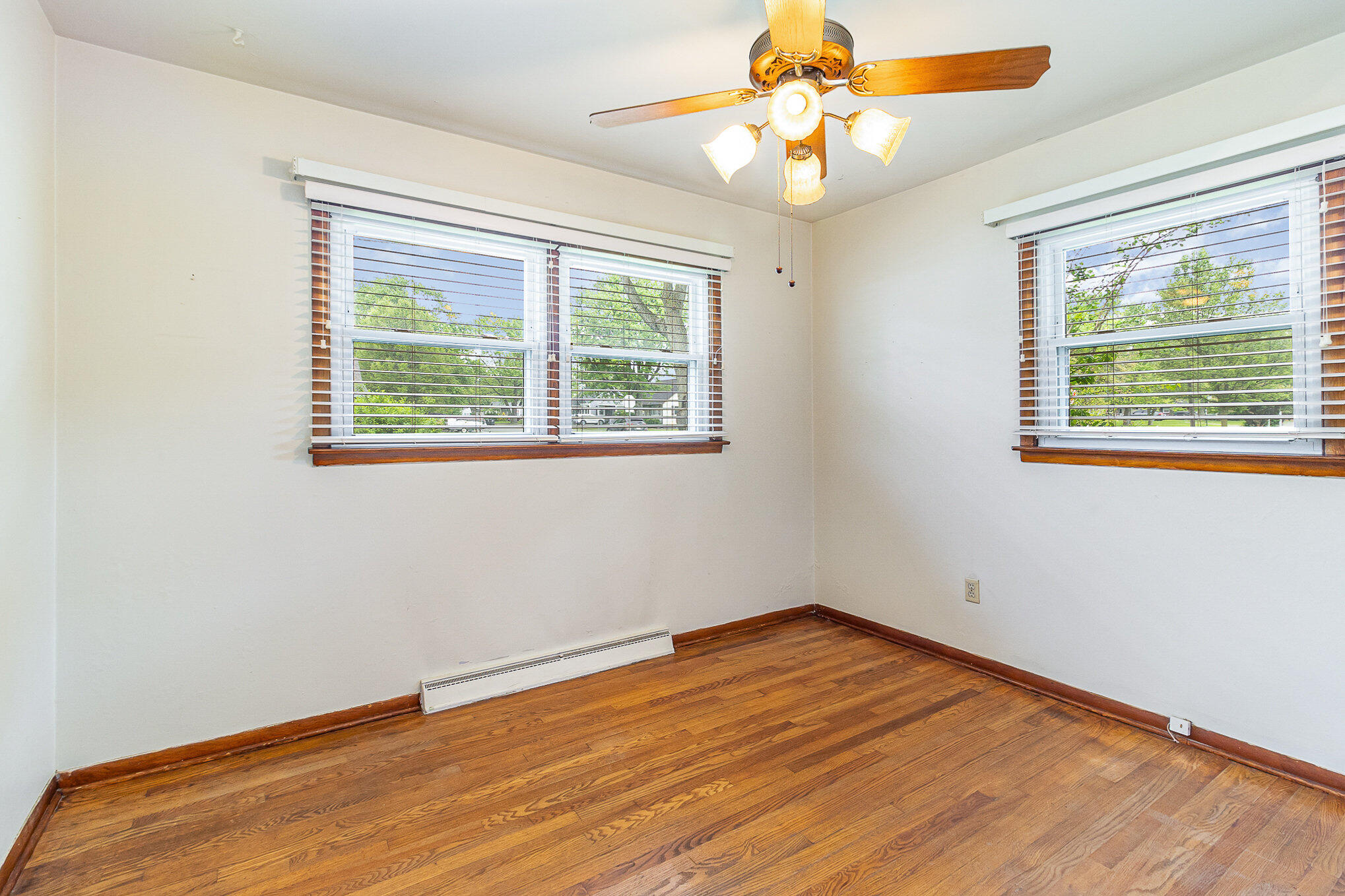 1200 W 38th Place