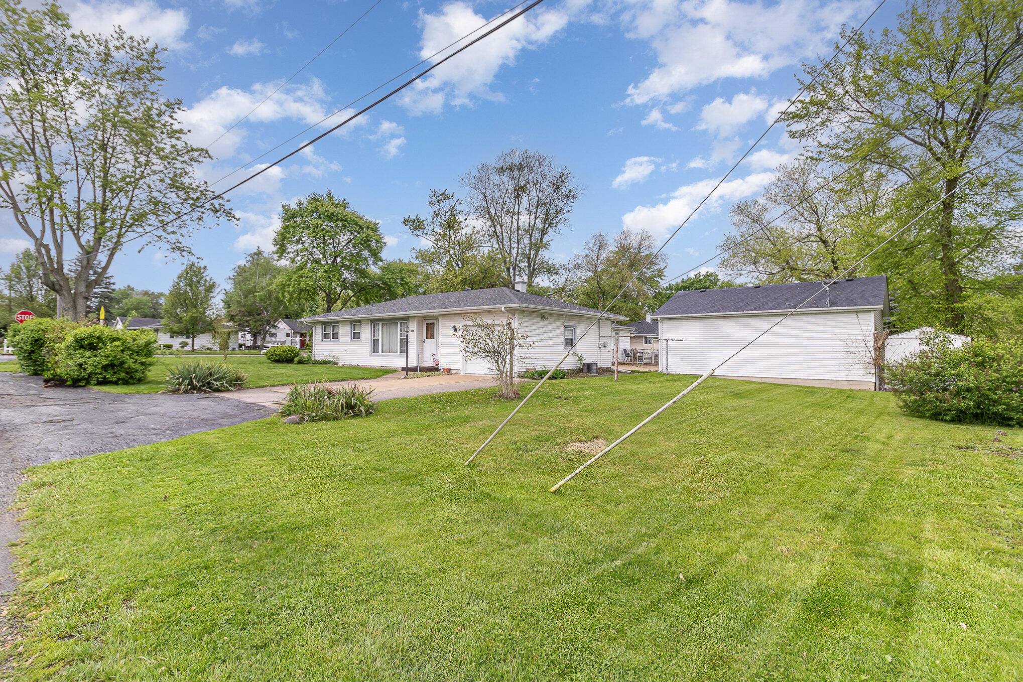 1200 W 38th Place