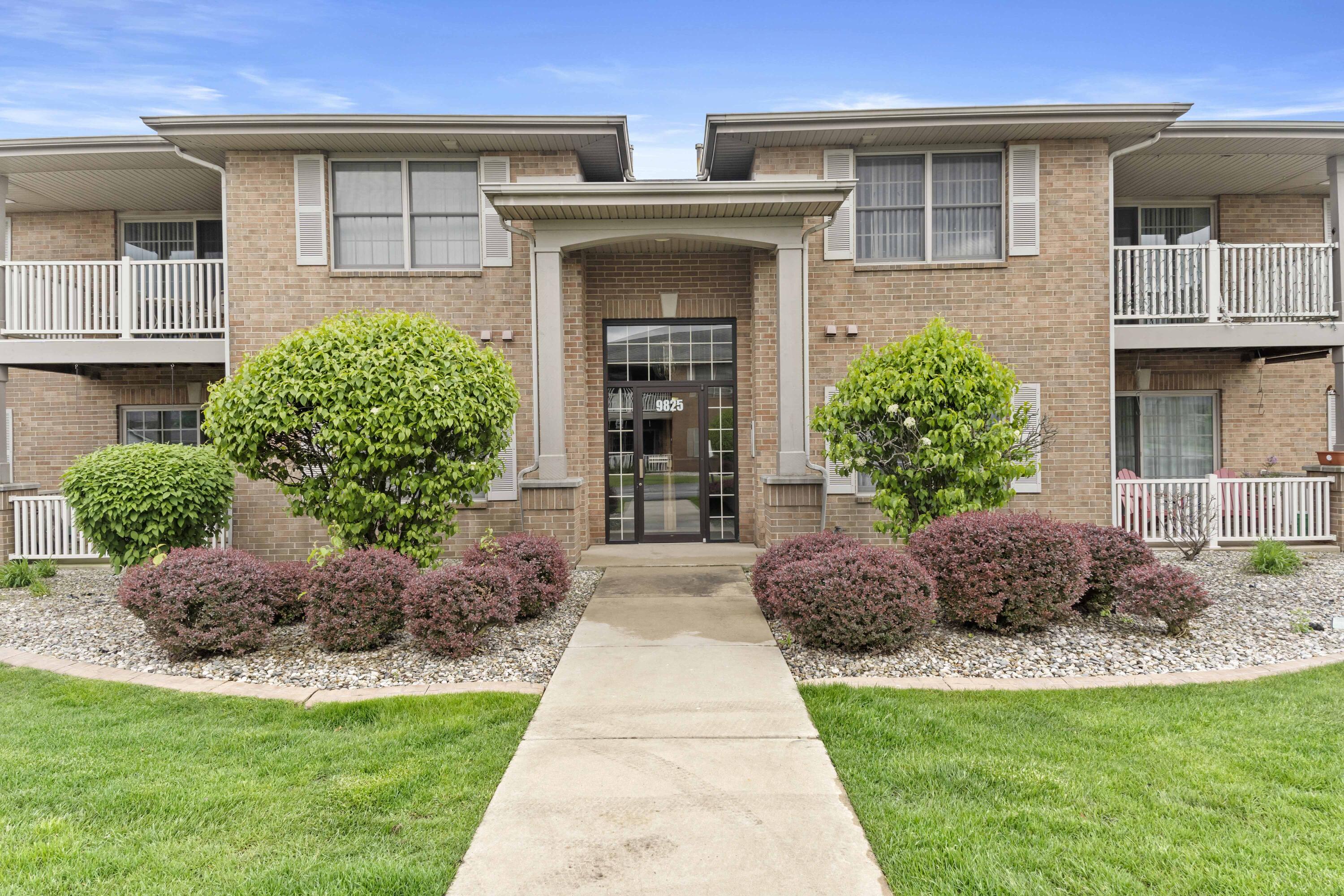 9825 Wildwood Court Unit: 1D