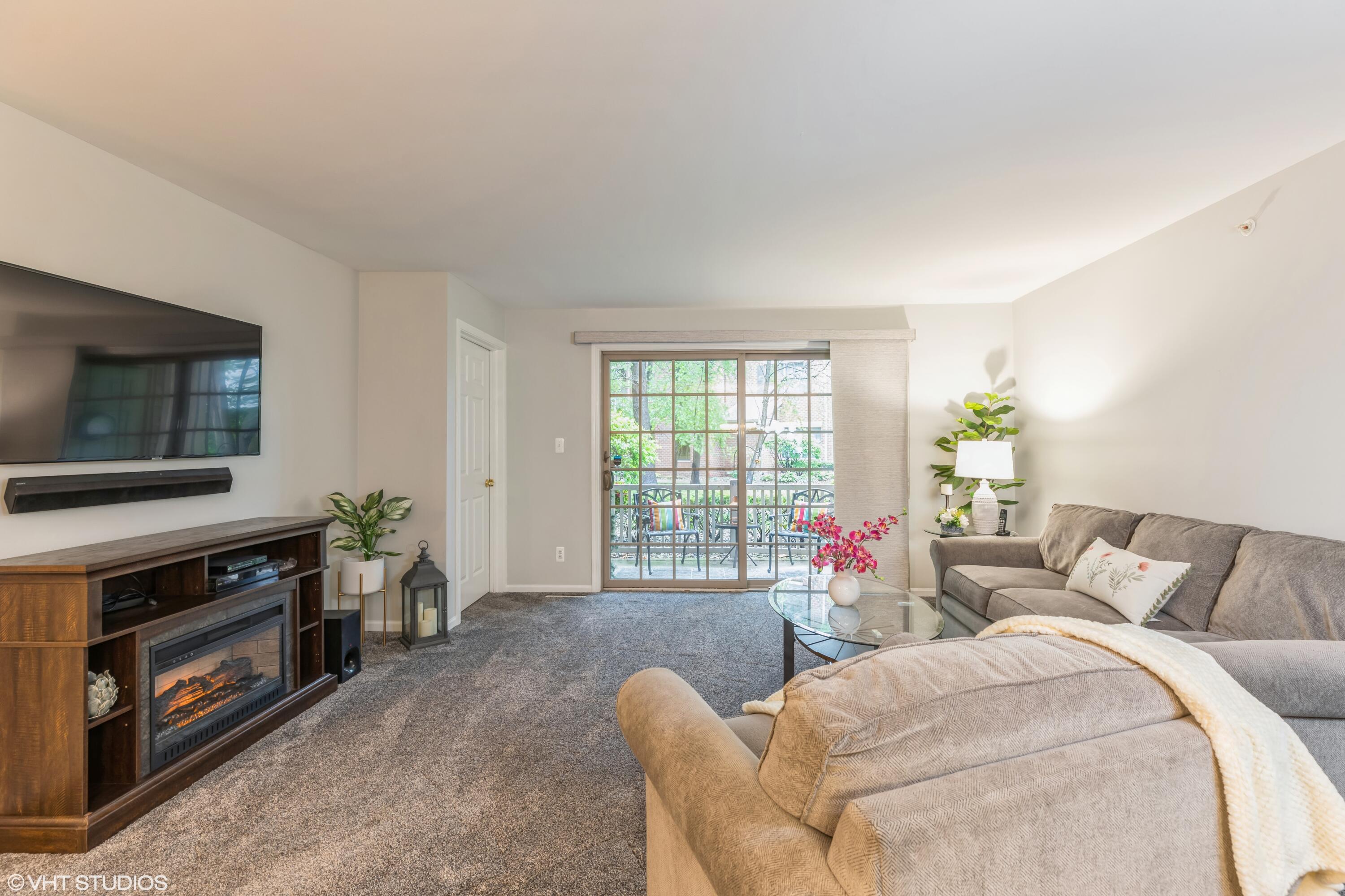 1648 White Oak Circle Unit: 1C