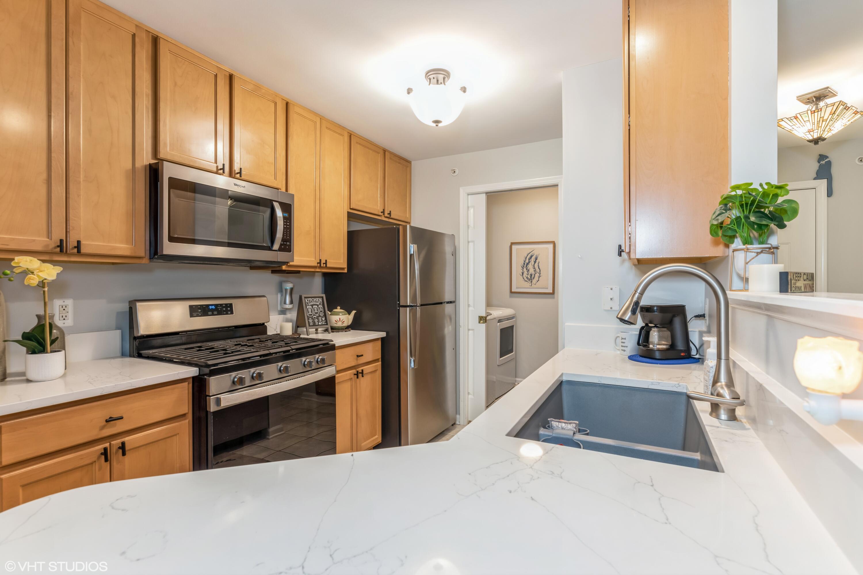 1648 White Oak Circle Unit: 1C