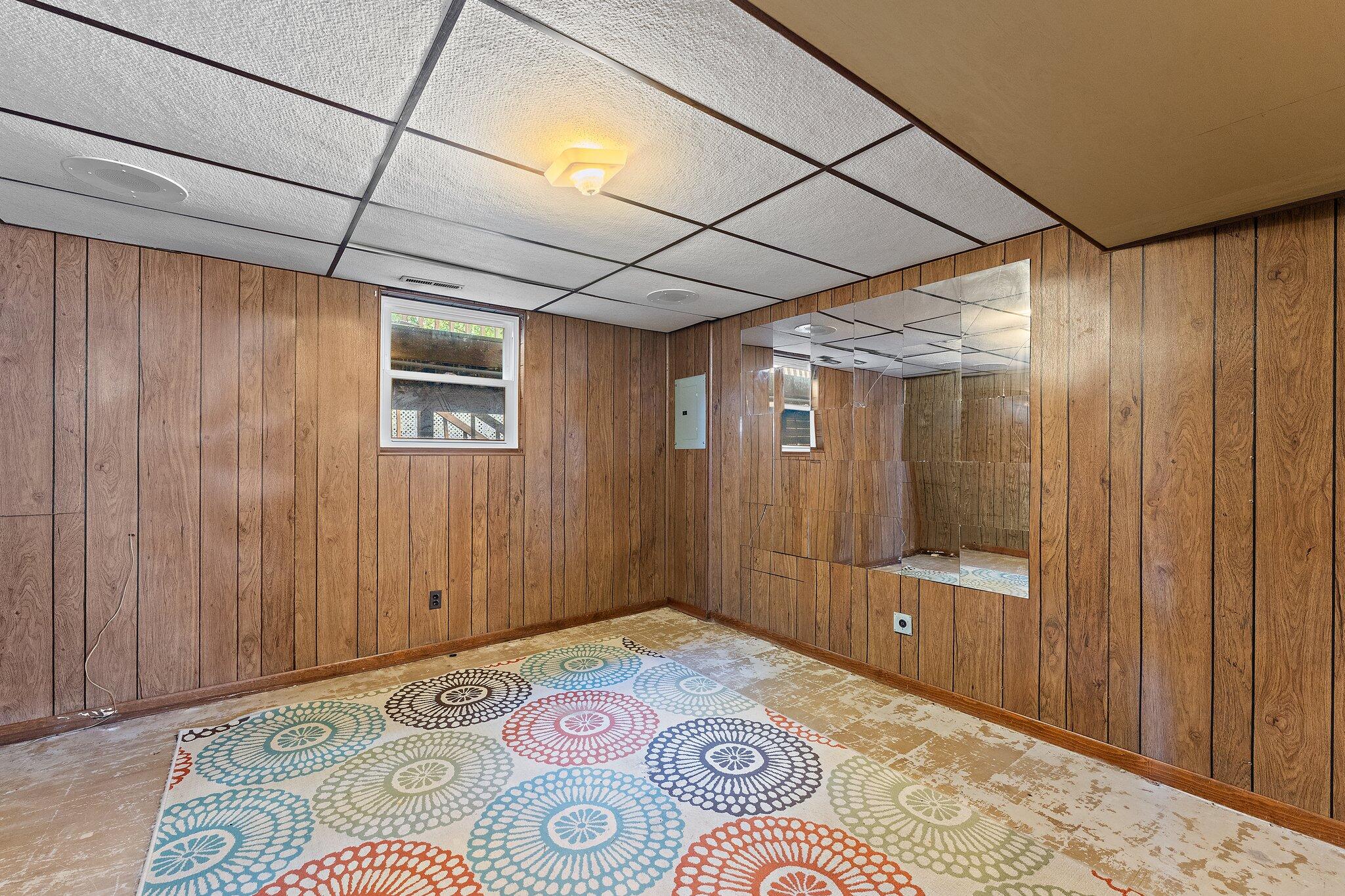 2547 Laurel Court