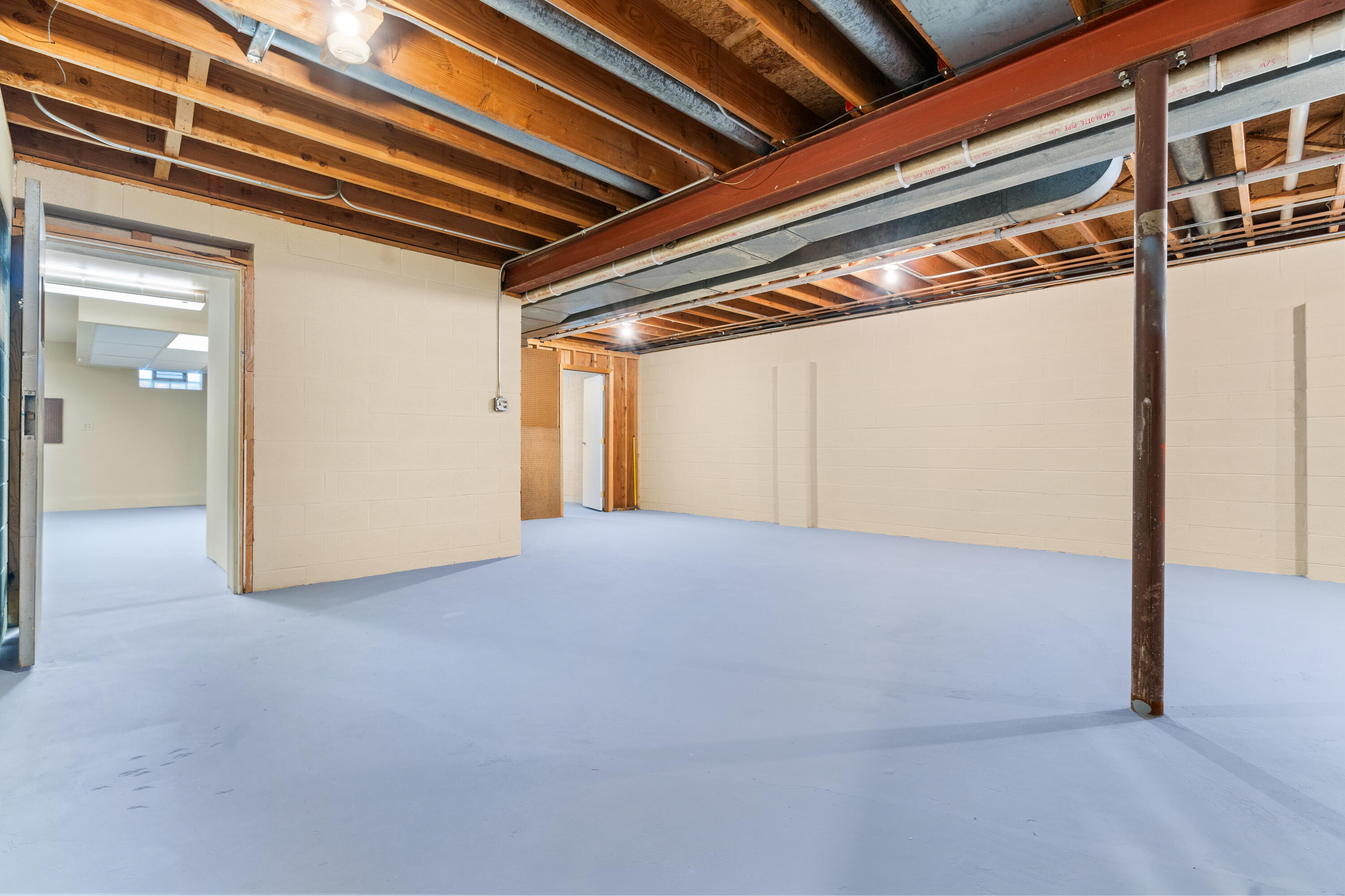 2533 Victoria Road