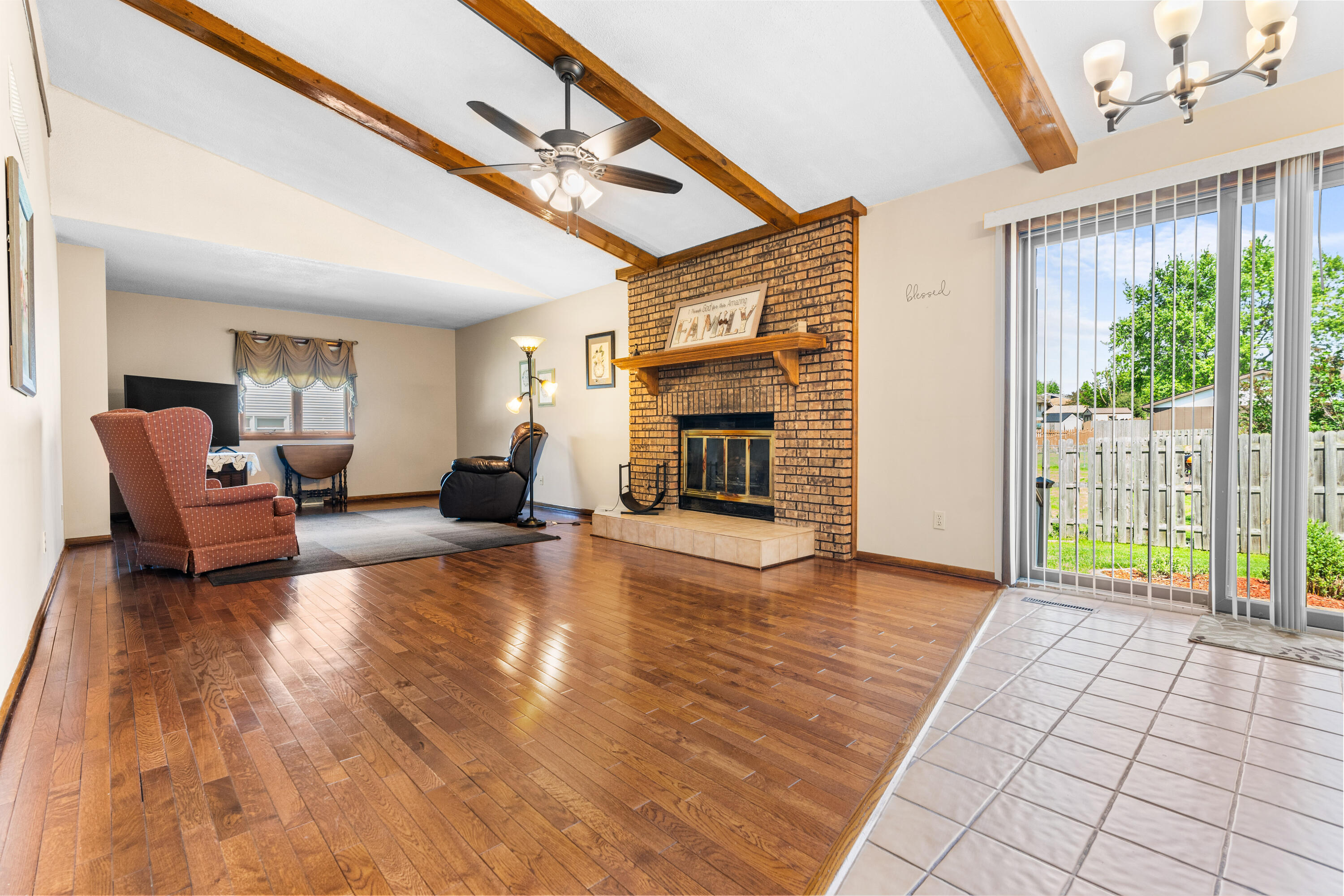 2533 Victoria Road