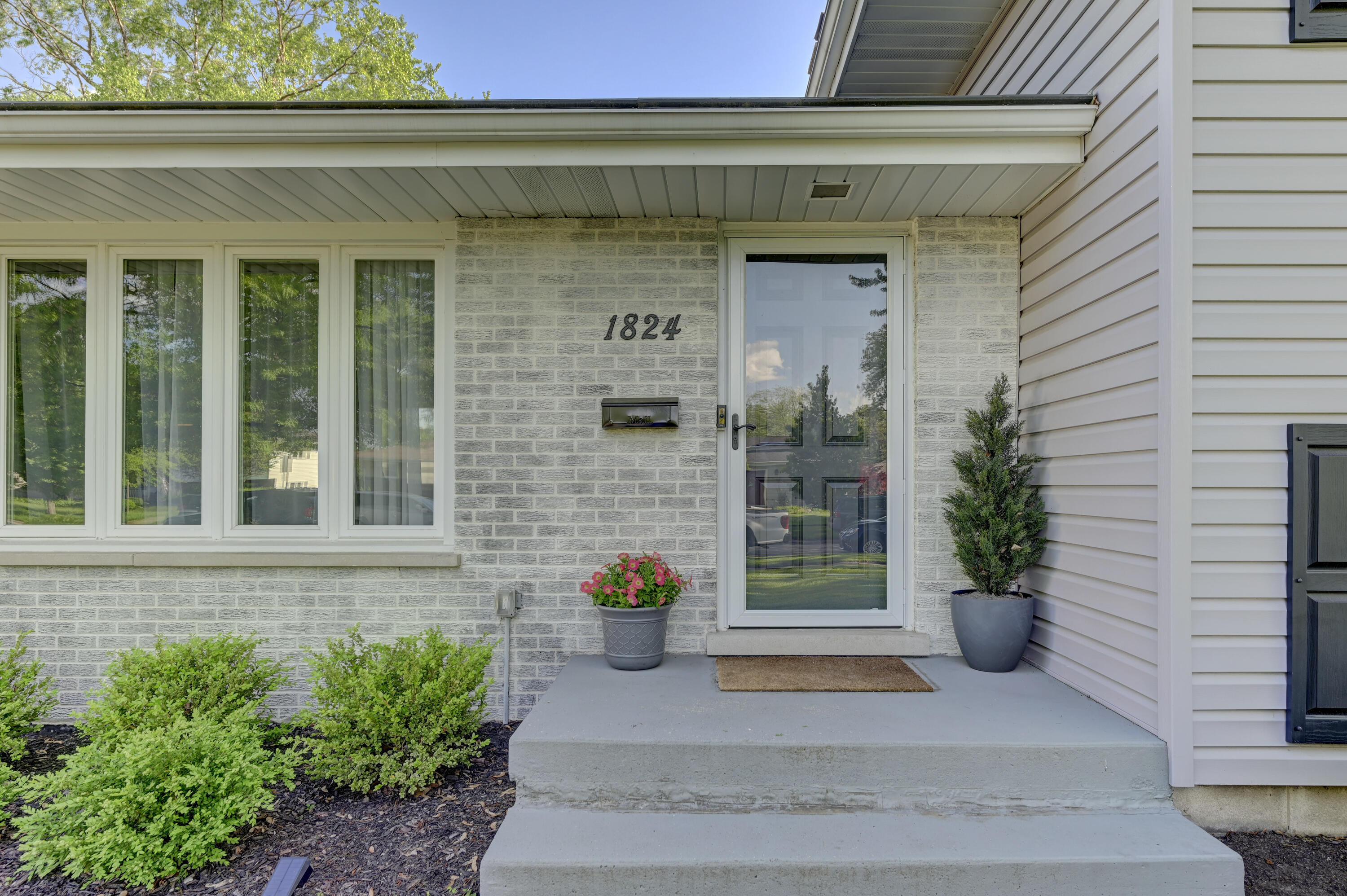 1824 Oriole Drive