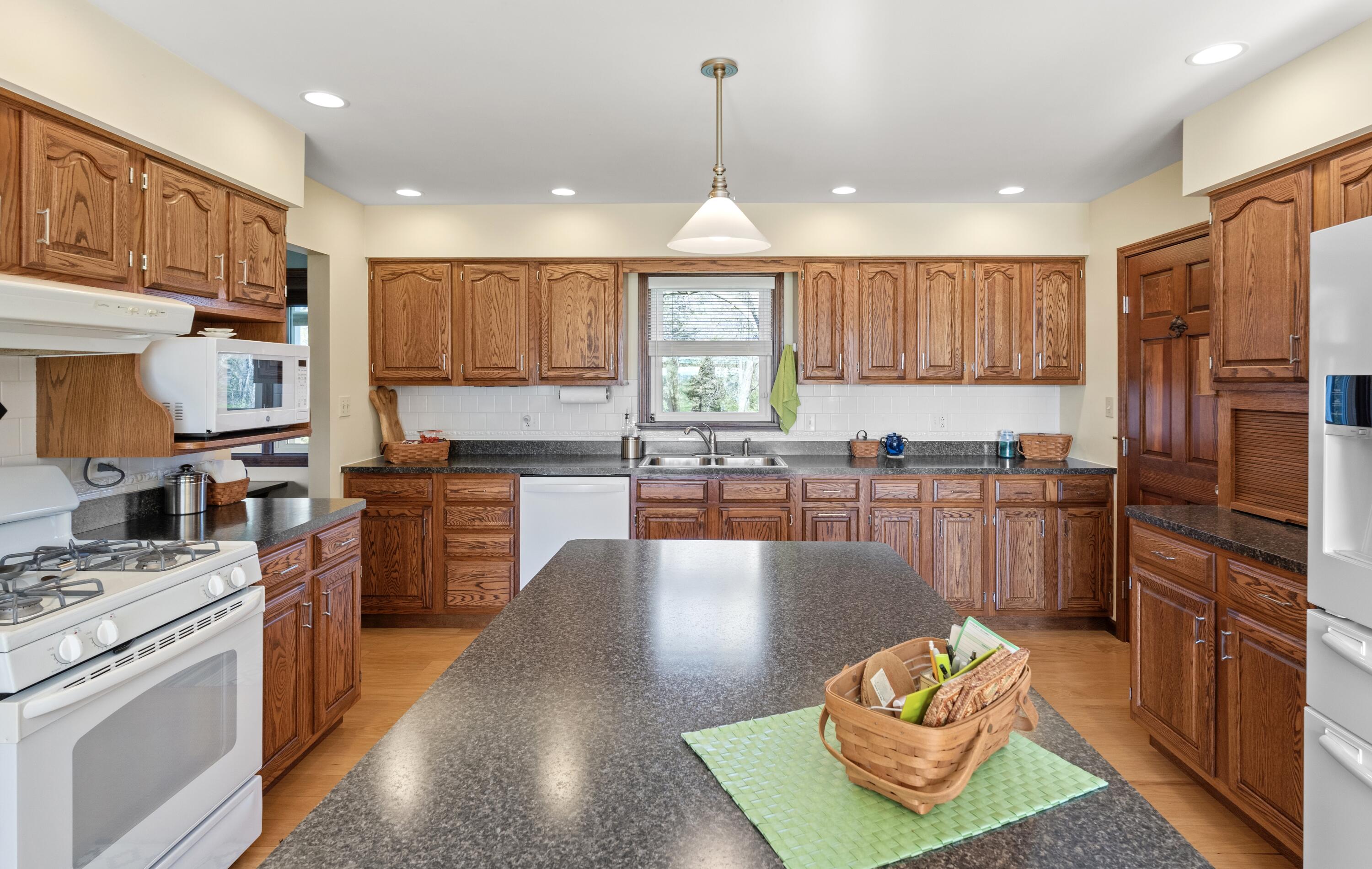 17188 White Oak Avenue