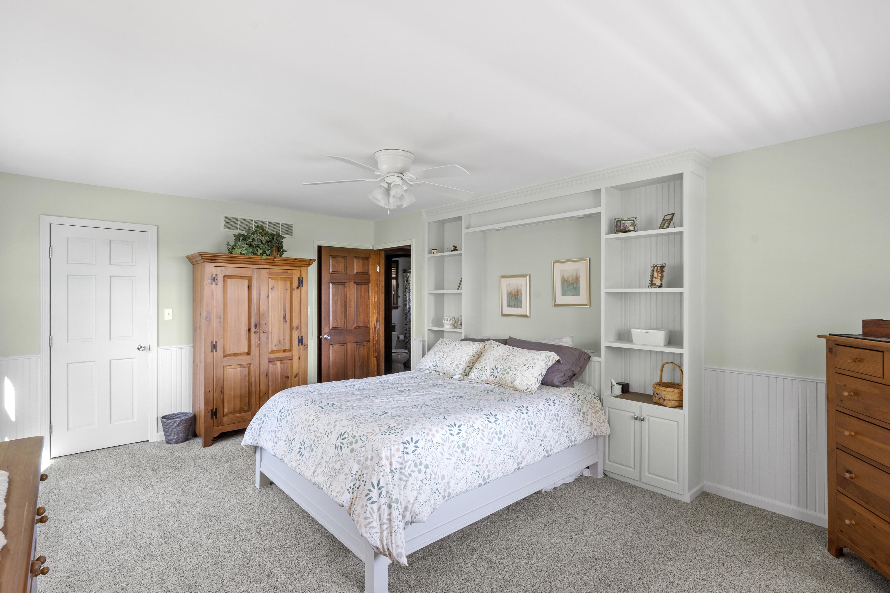 17188 White Oak Avenue