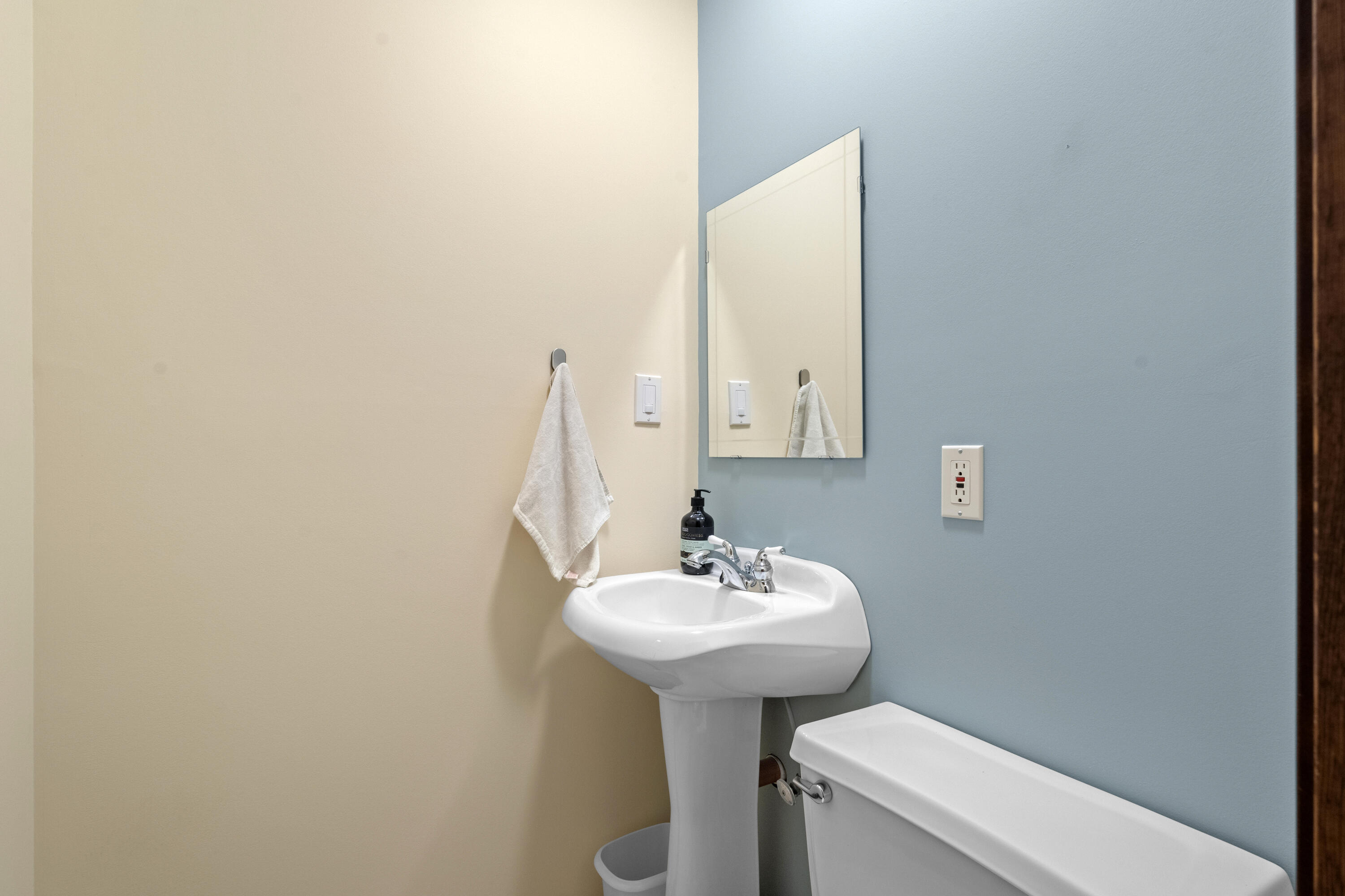 17188 White Oak Avenue