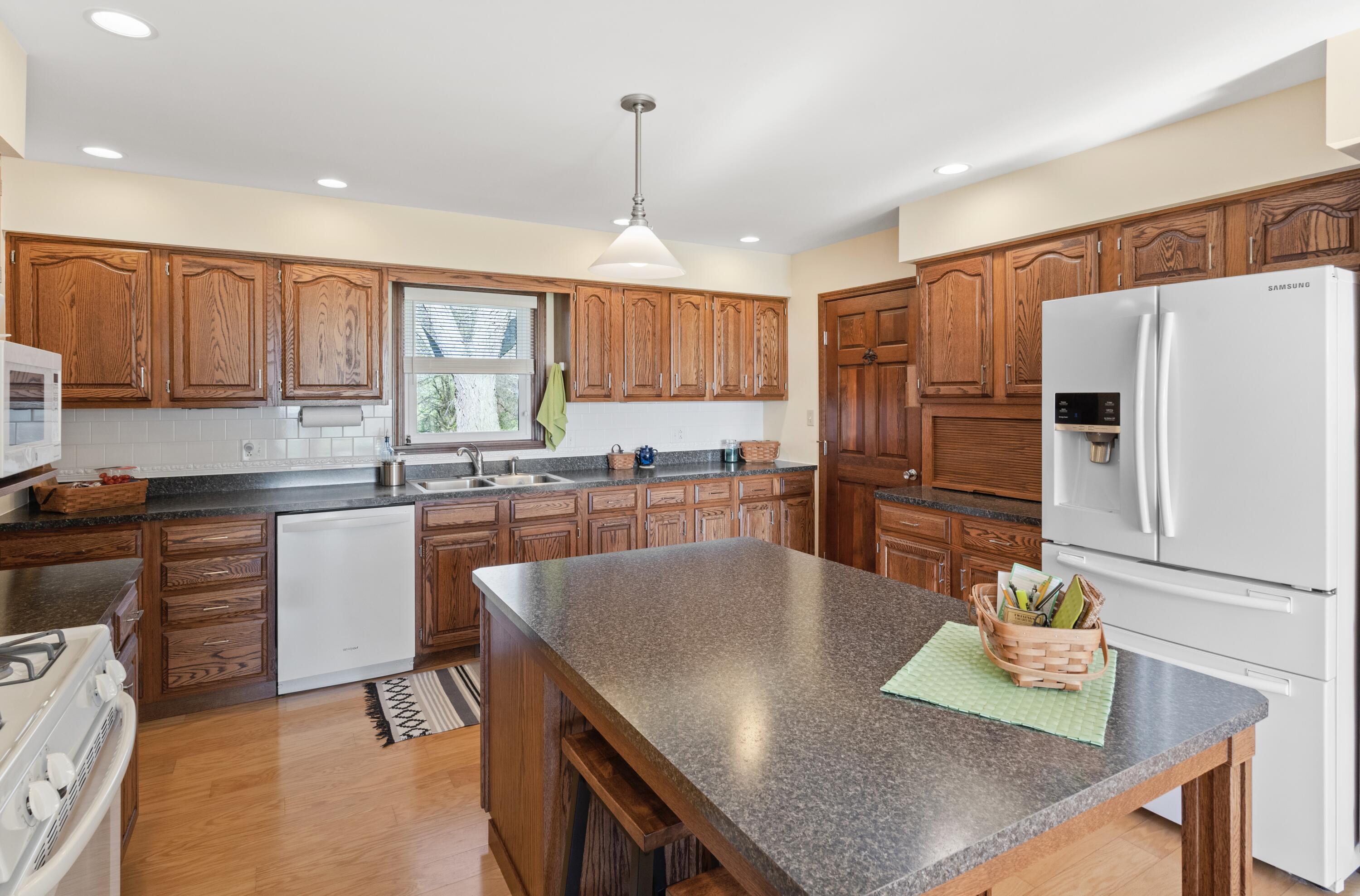 17188 White Oak Avenue