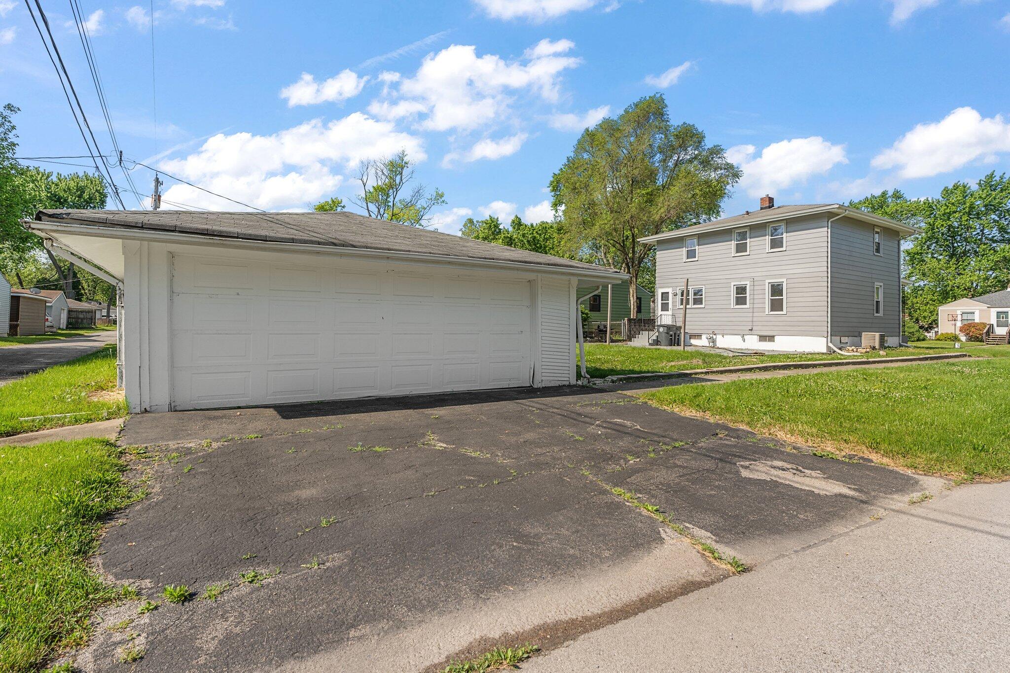 345 N Cavender Street