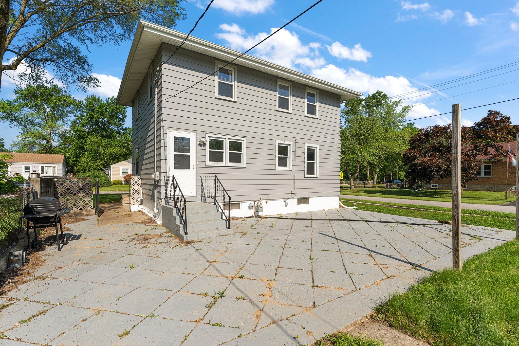 345 N Cavender Street