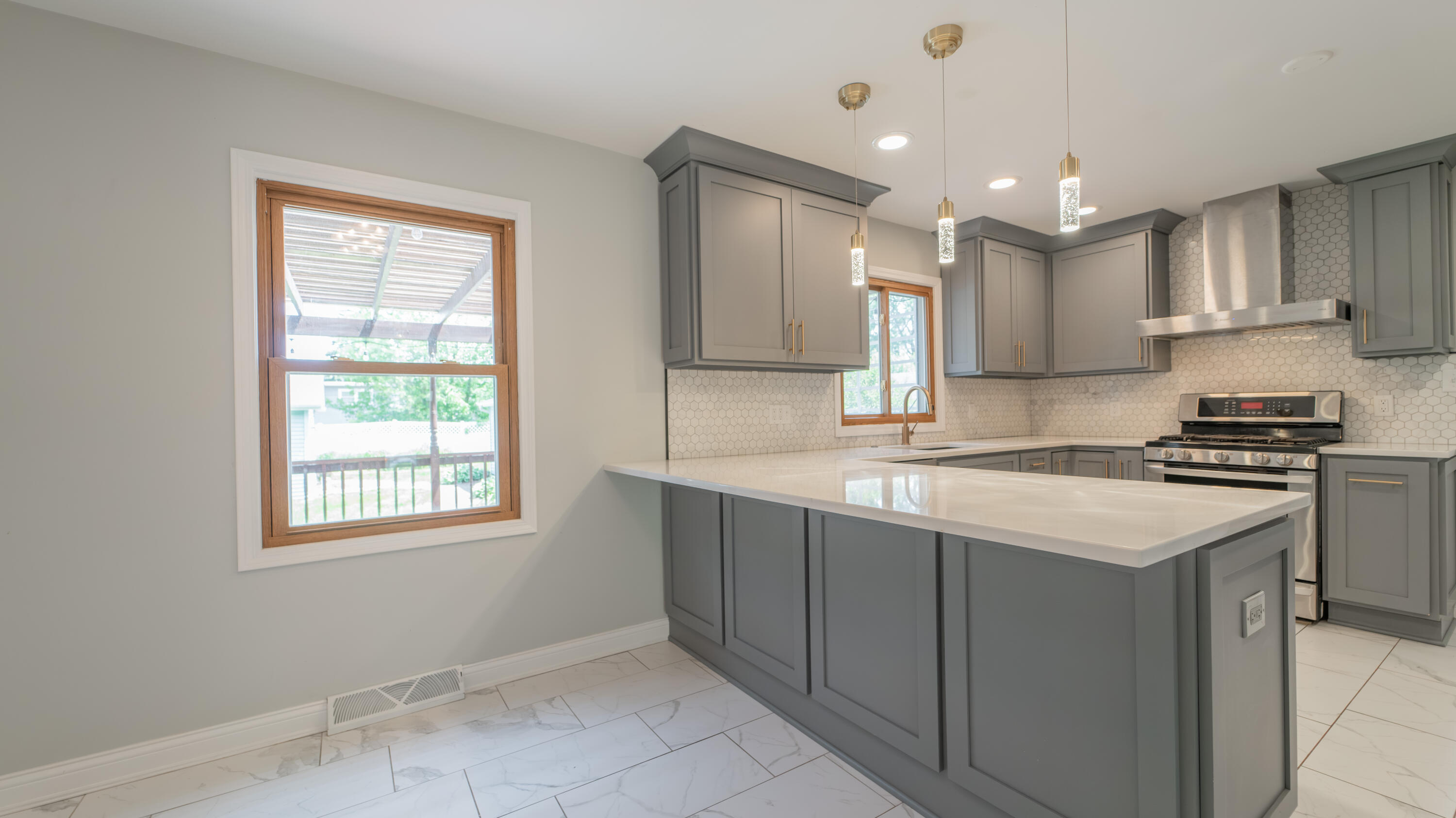 8119 Kooy Drive