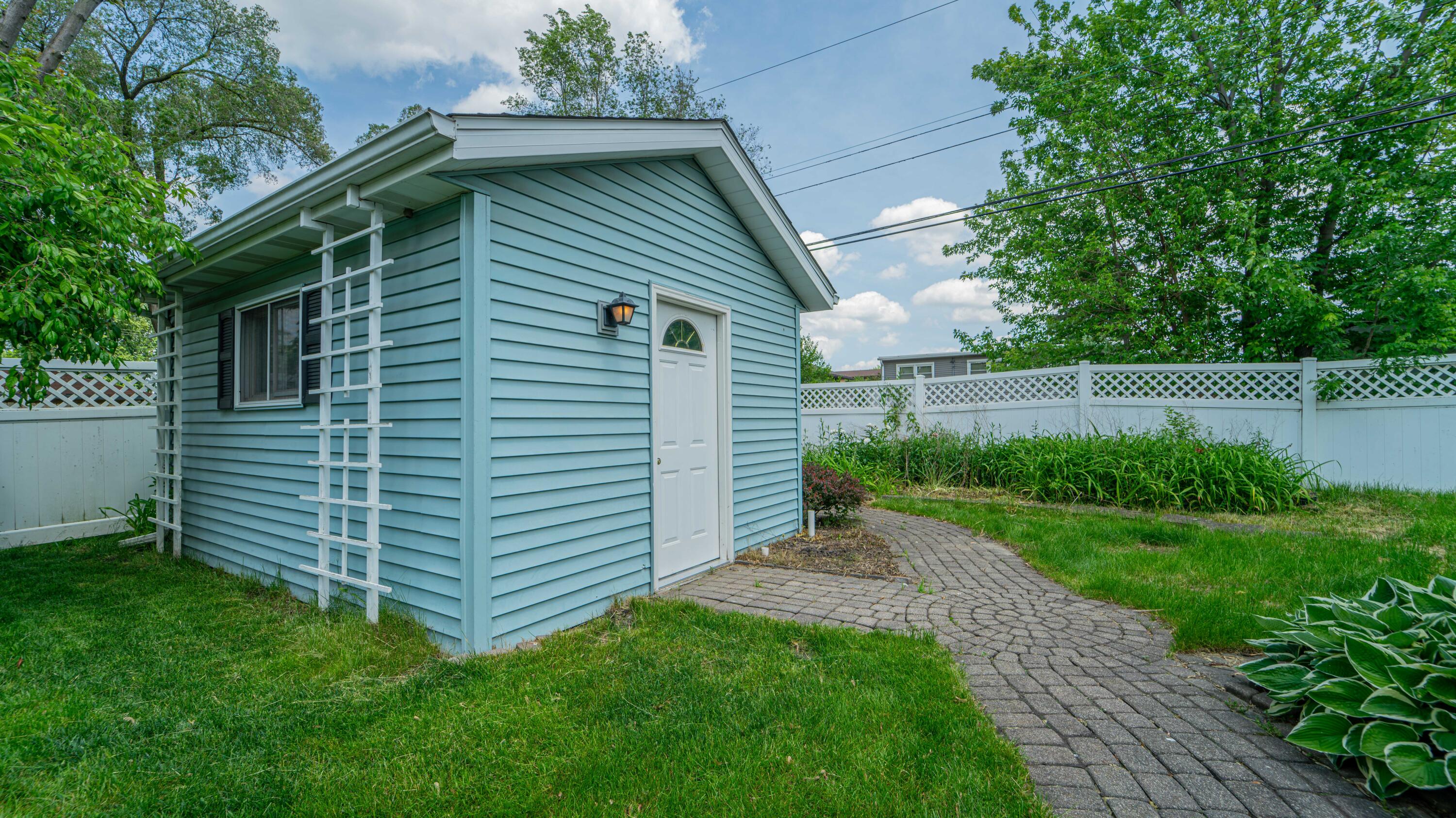8119 Kooy Drive