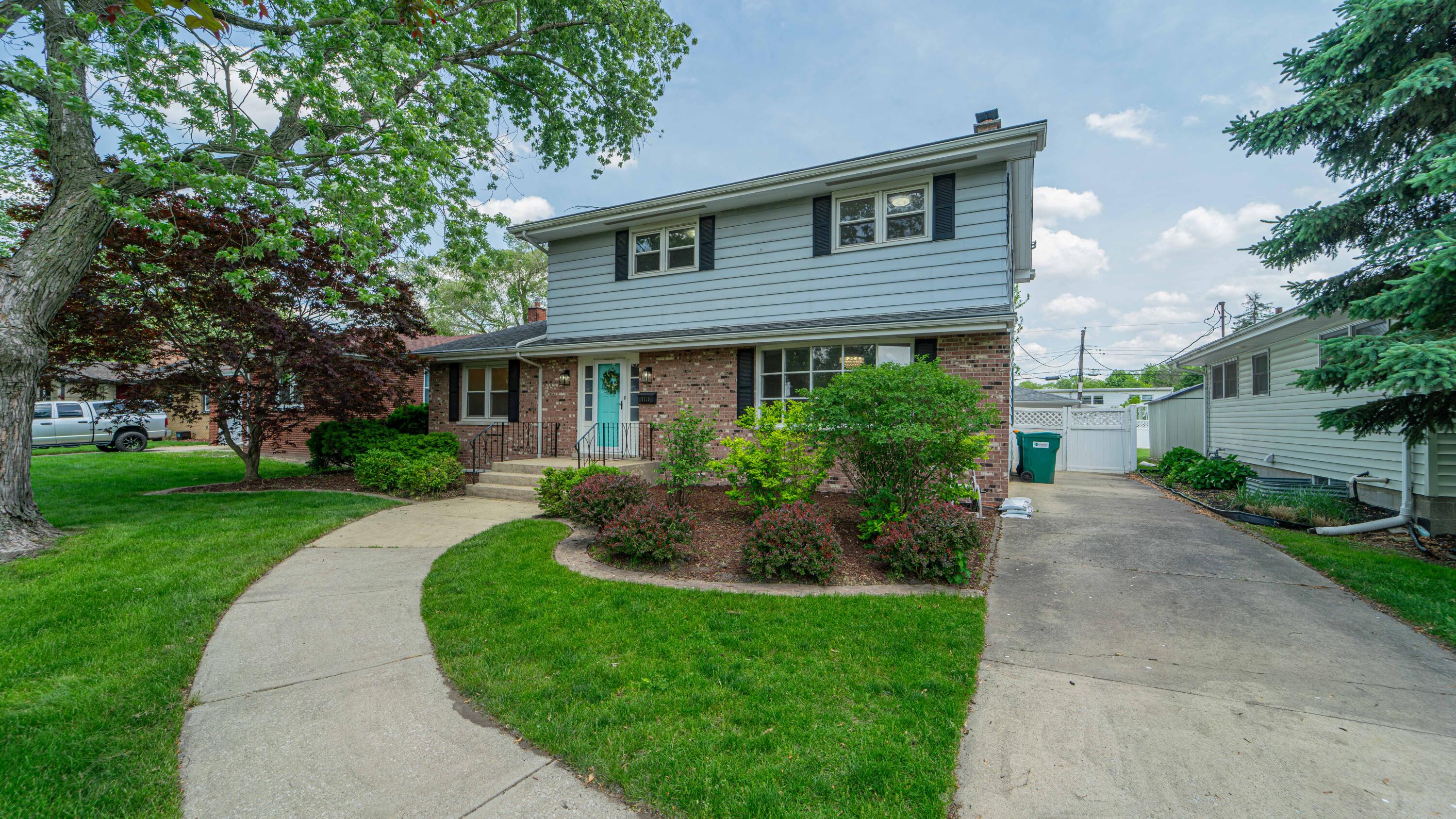 8119 Kooy Drive