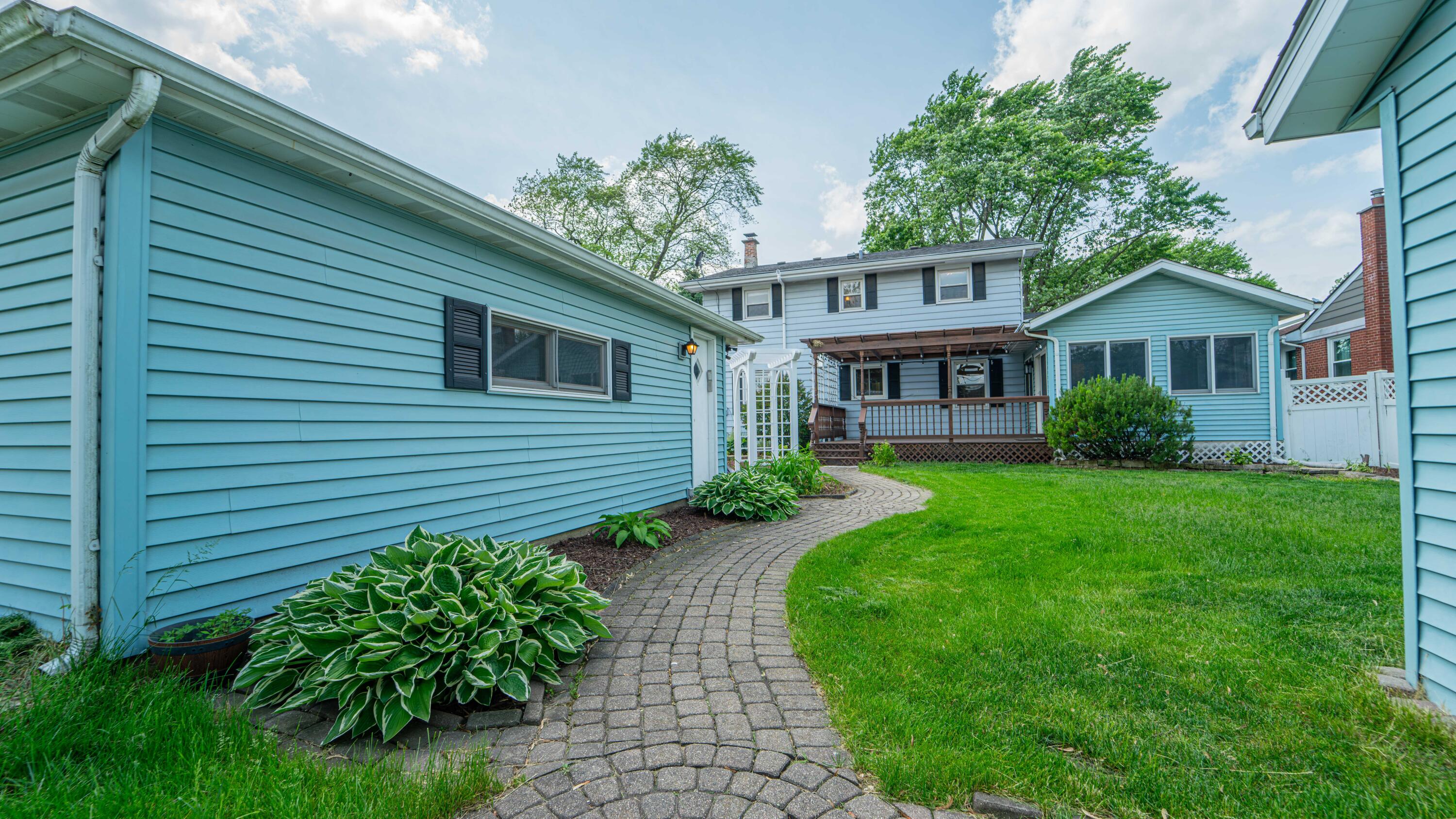 8119 Kooy Drive