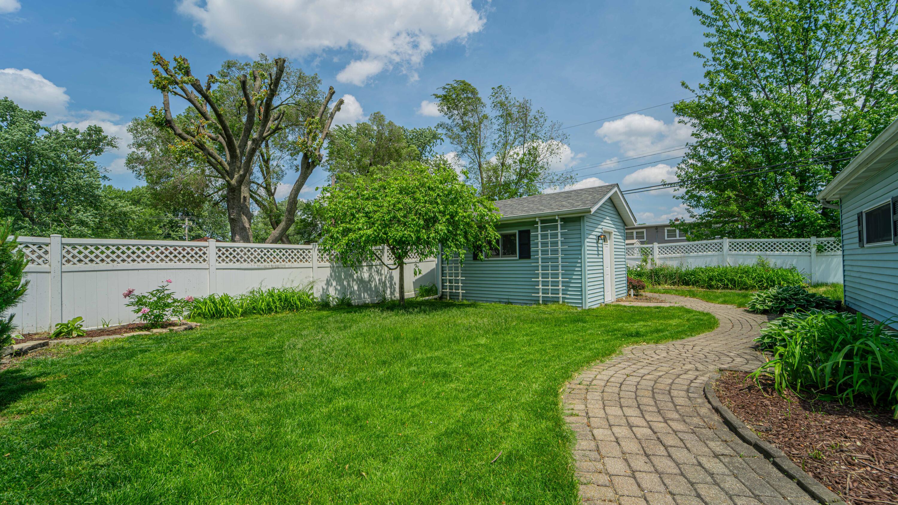 8119 Kooy Drive