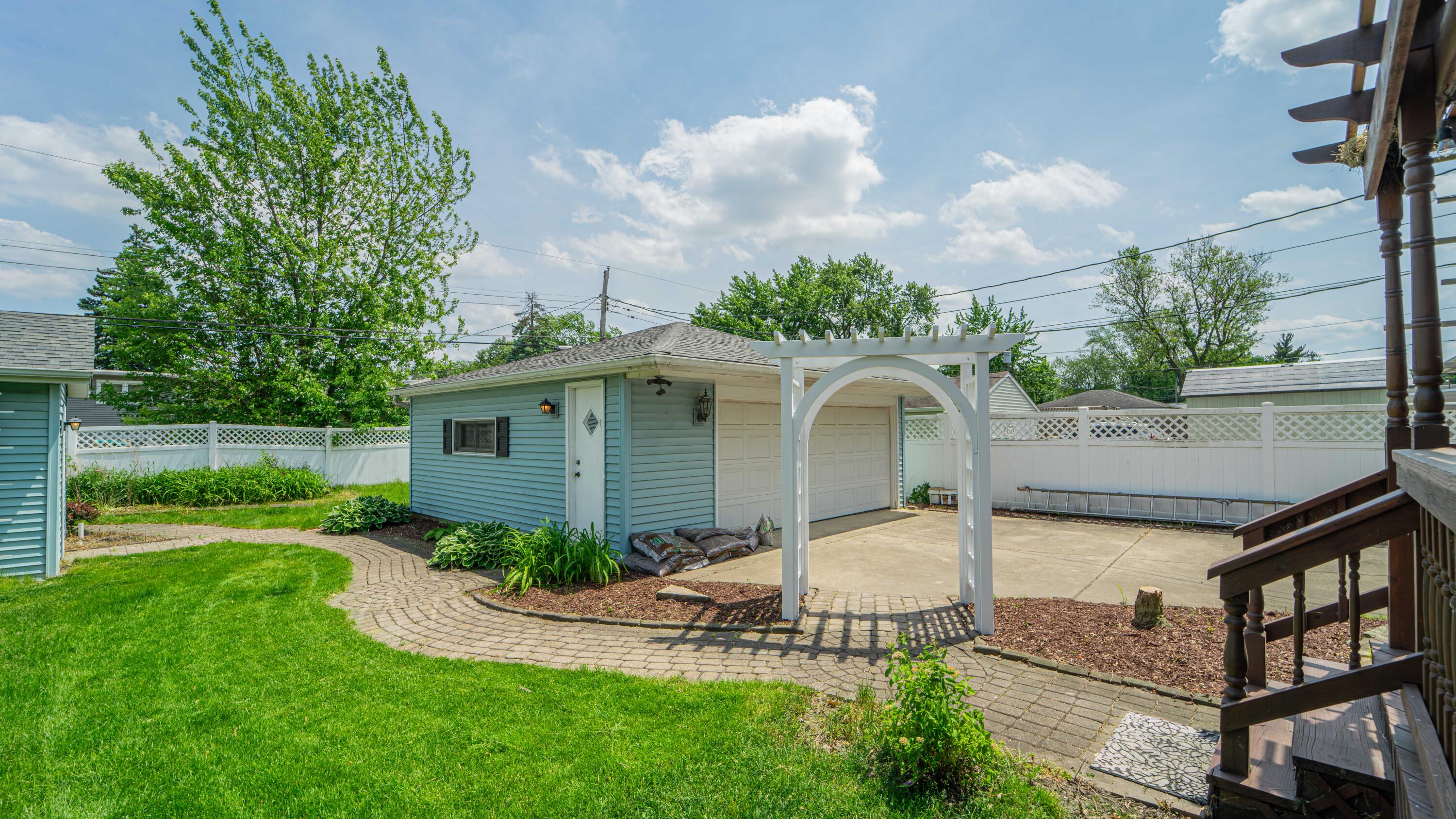 8119 Kooy Drive
