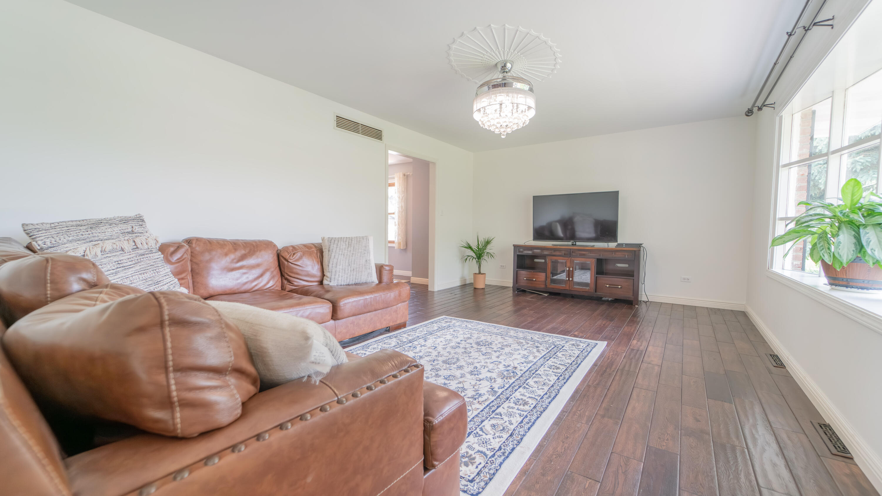 8119 Kooy Drive