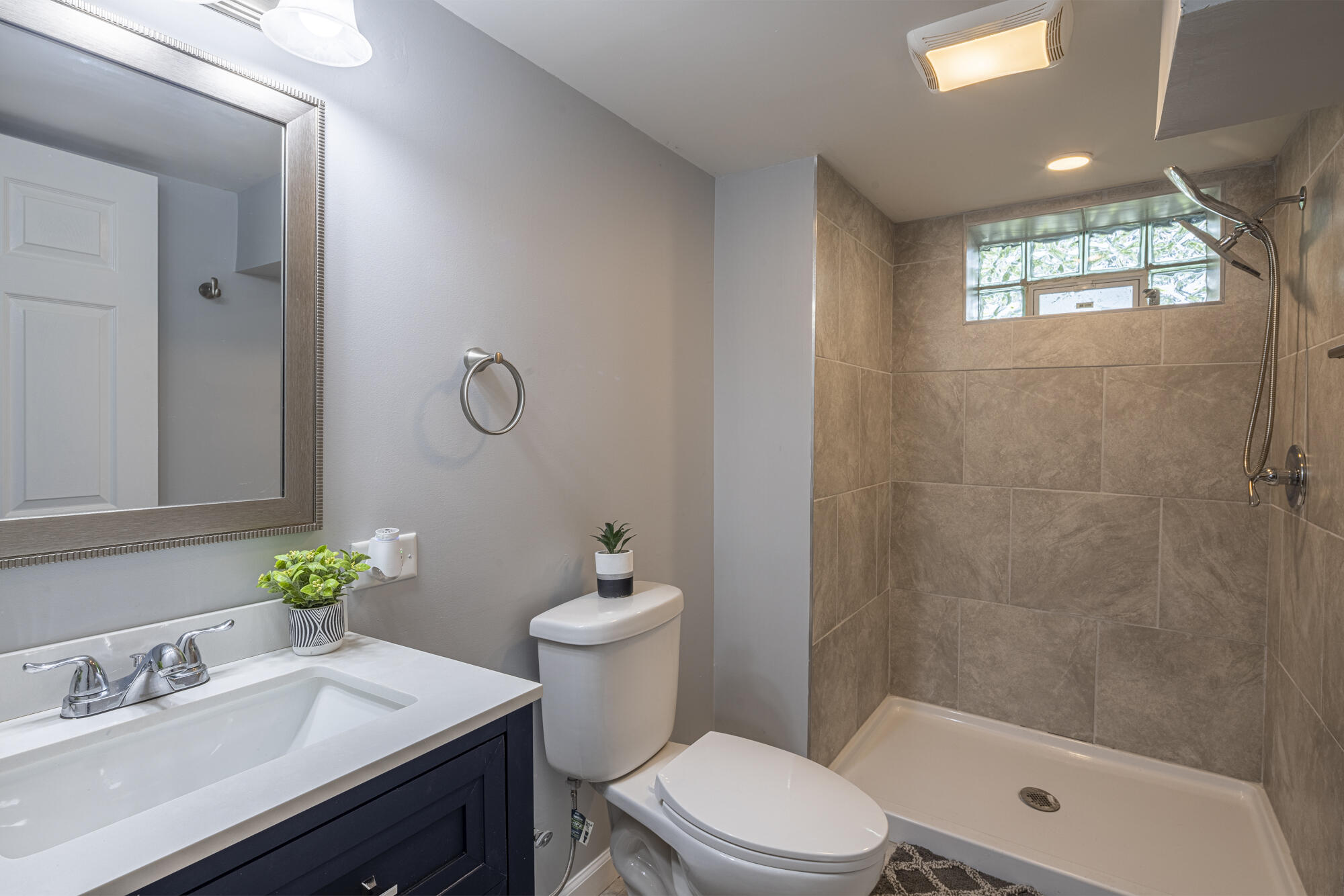 1027-1011 Utah Street Unit: 1027