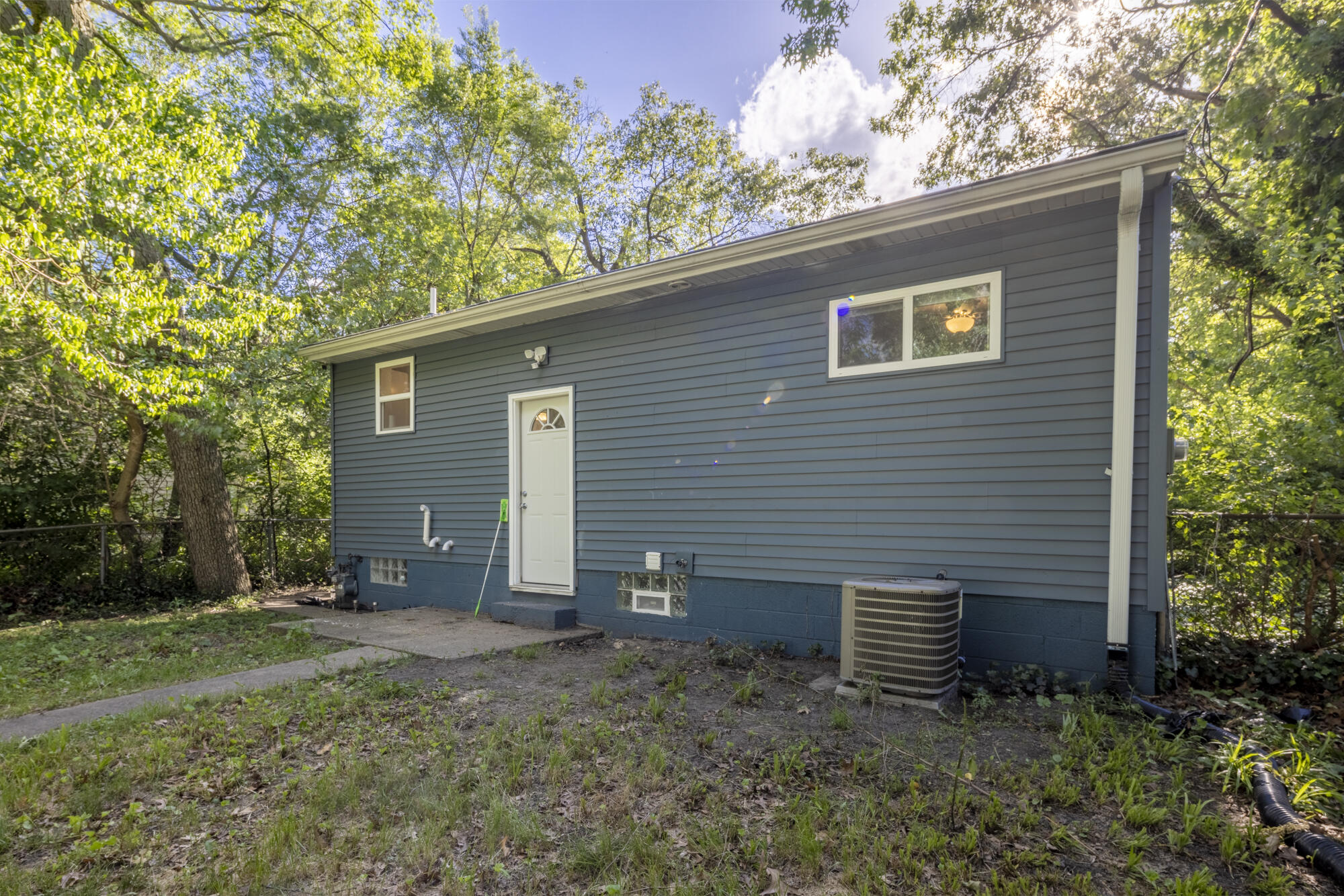 1027-1011 Utah Street Unit: 1027