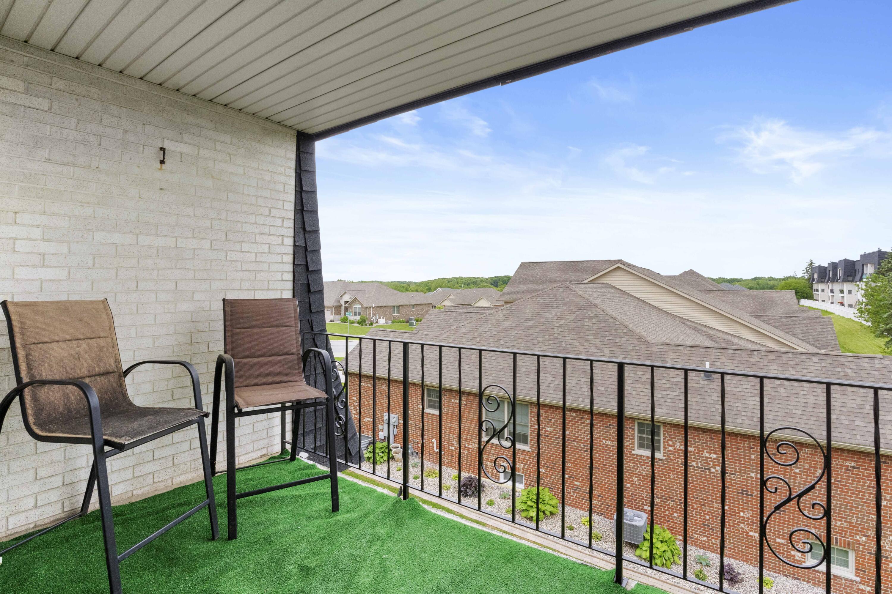 321 Deerpath Drive Unit: 308