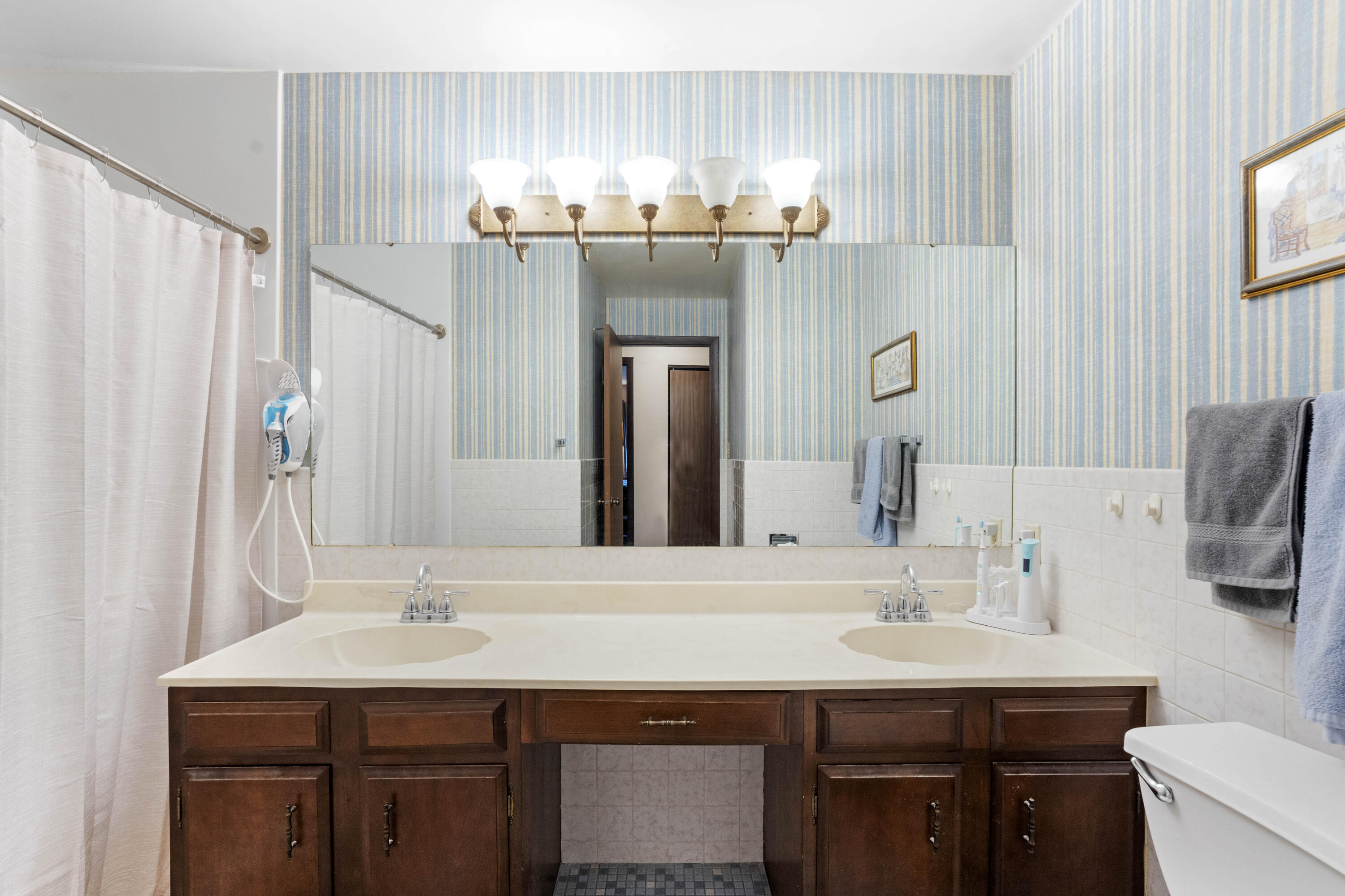 321 Deerpath Drive Unit: 308