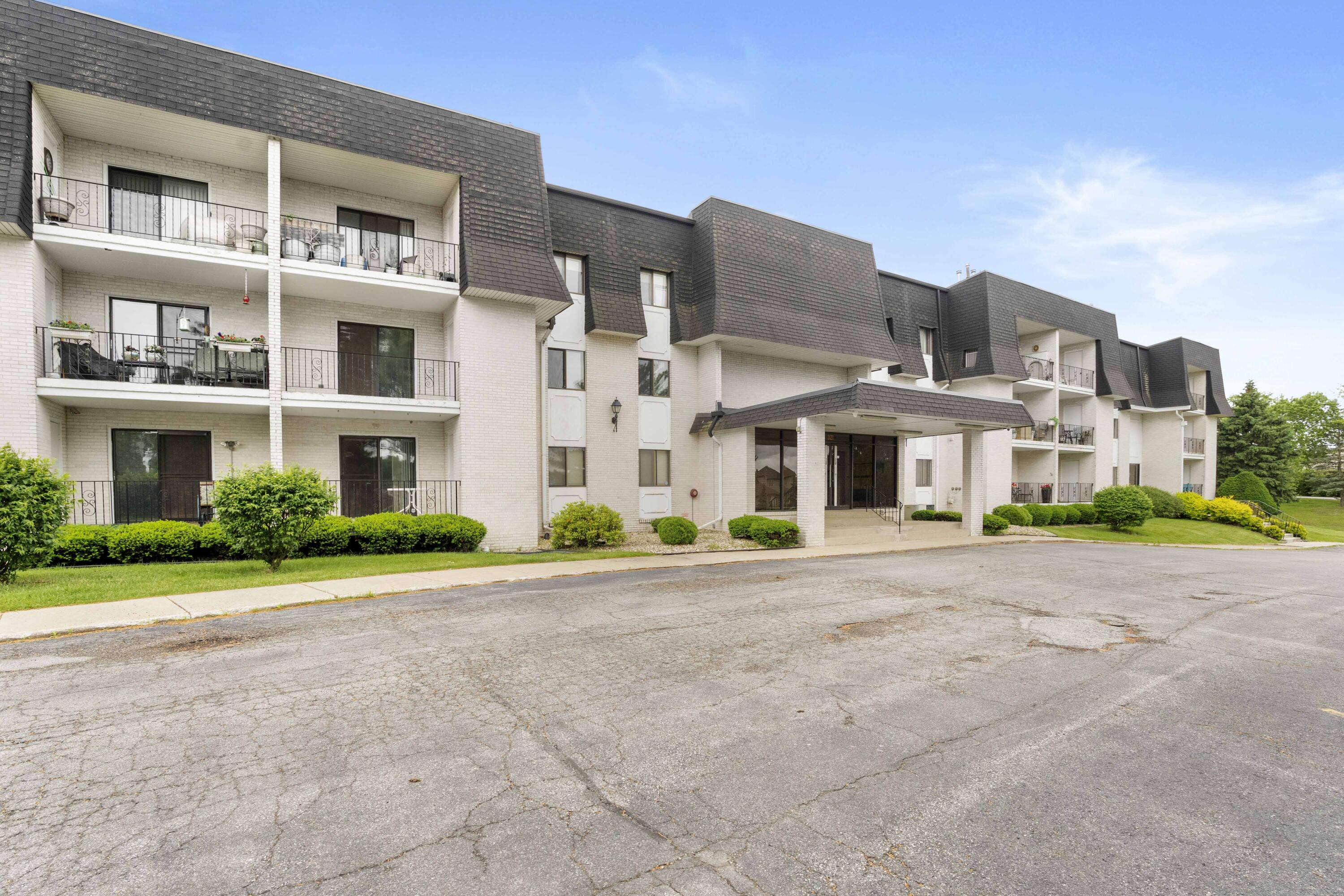321 Deerpath Drive Unit: 308