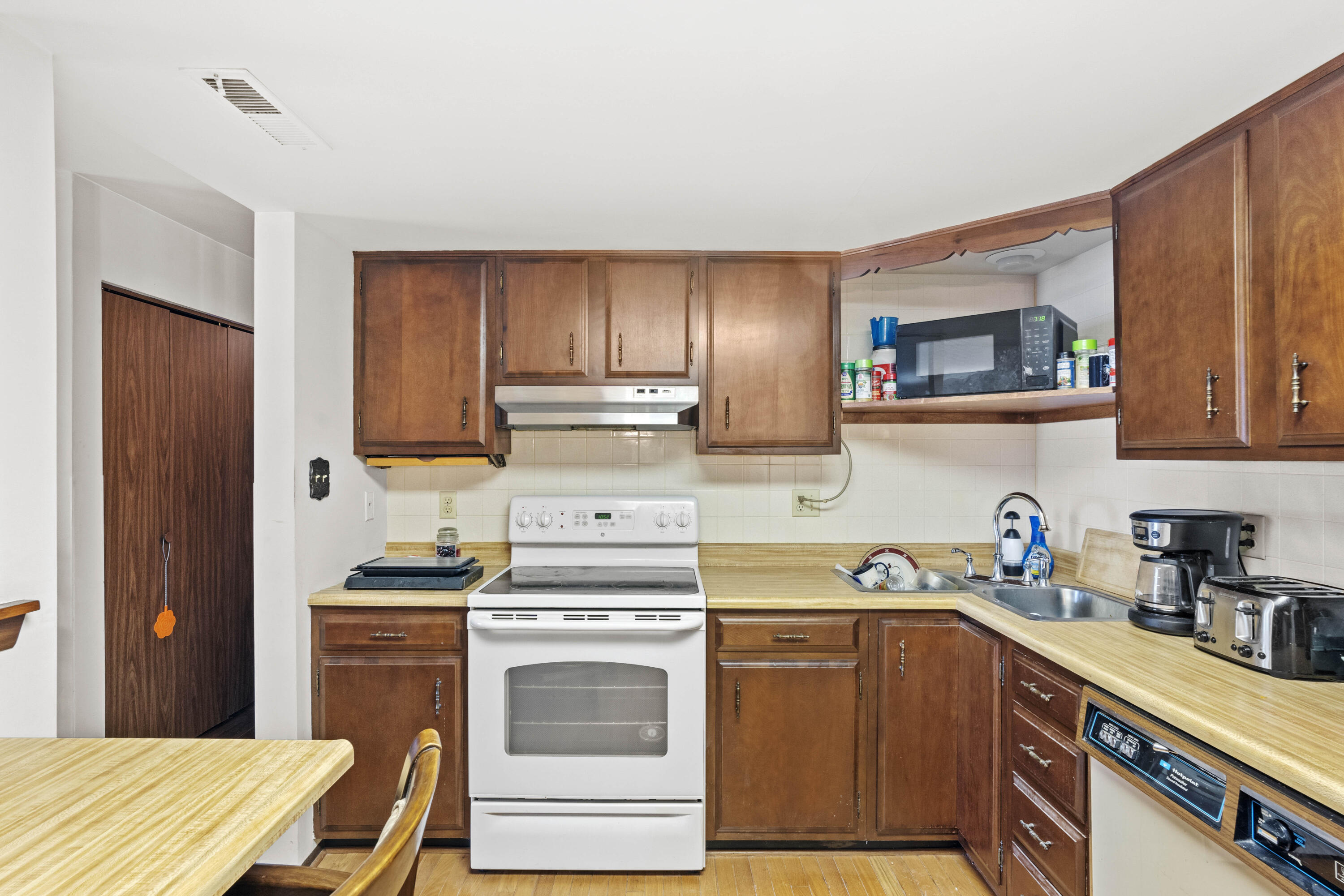 321 Deerpath Drive Unit: 308