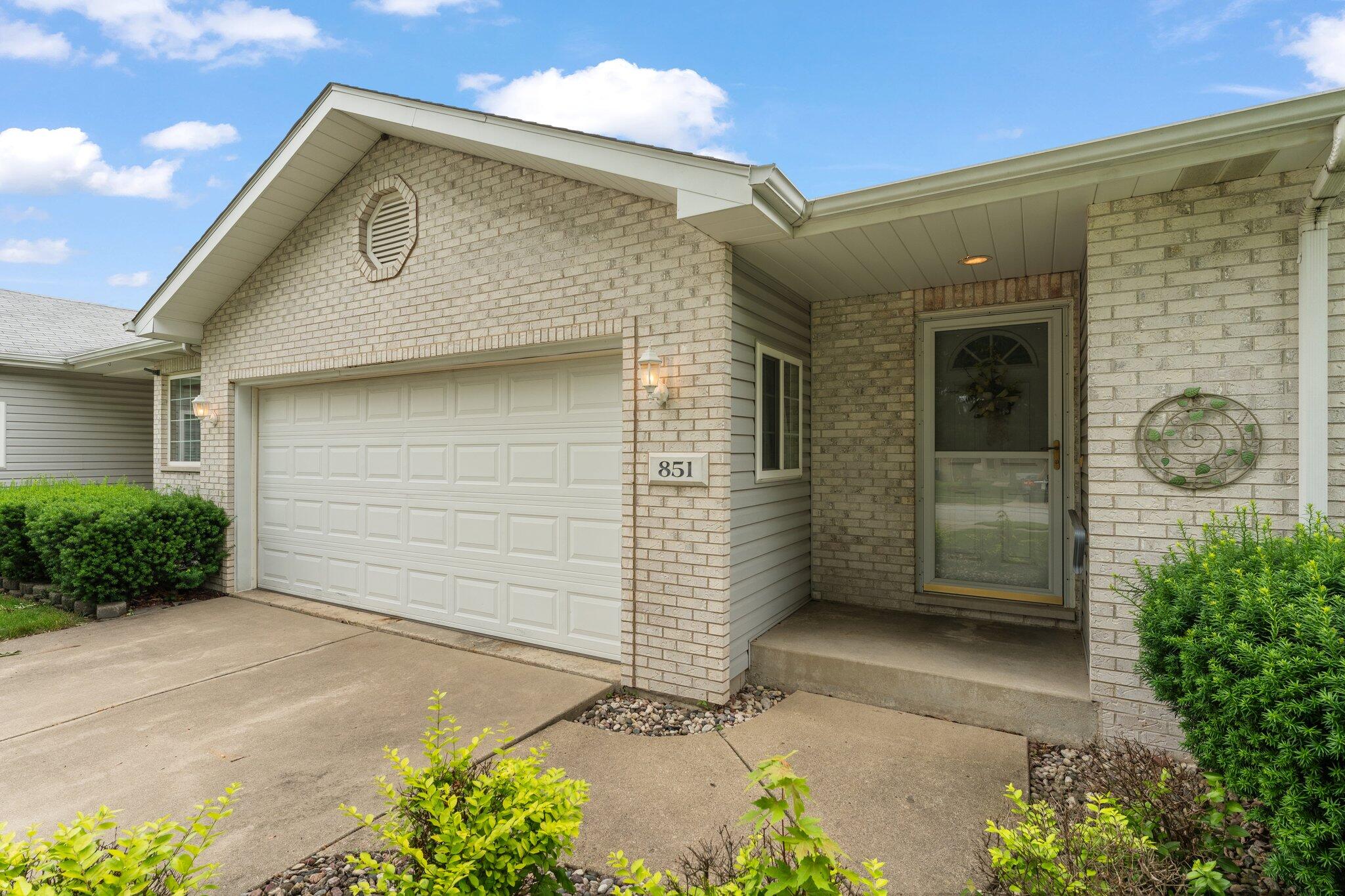 851 Blue Jay Way