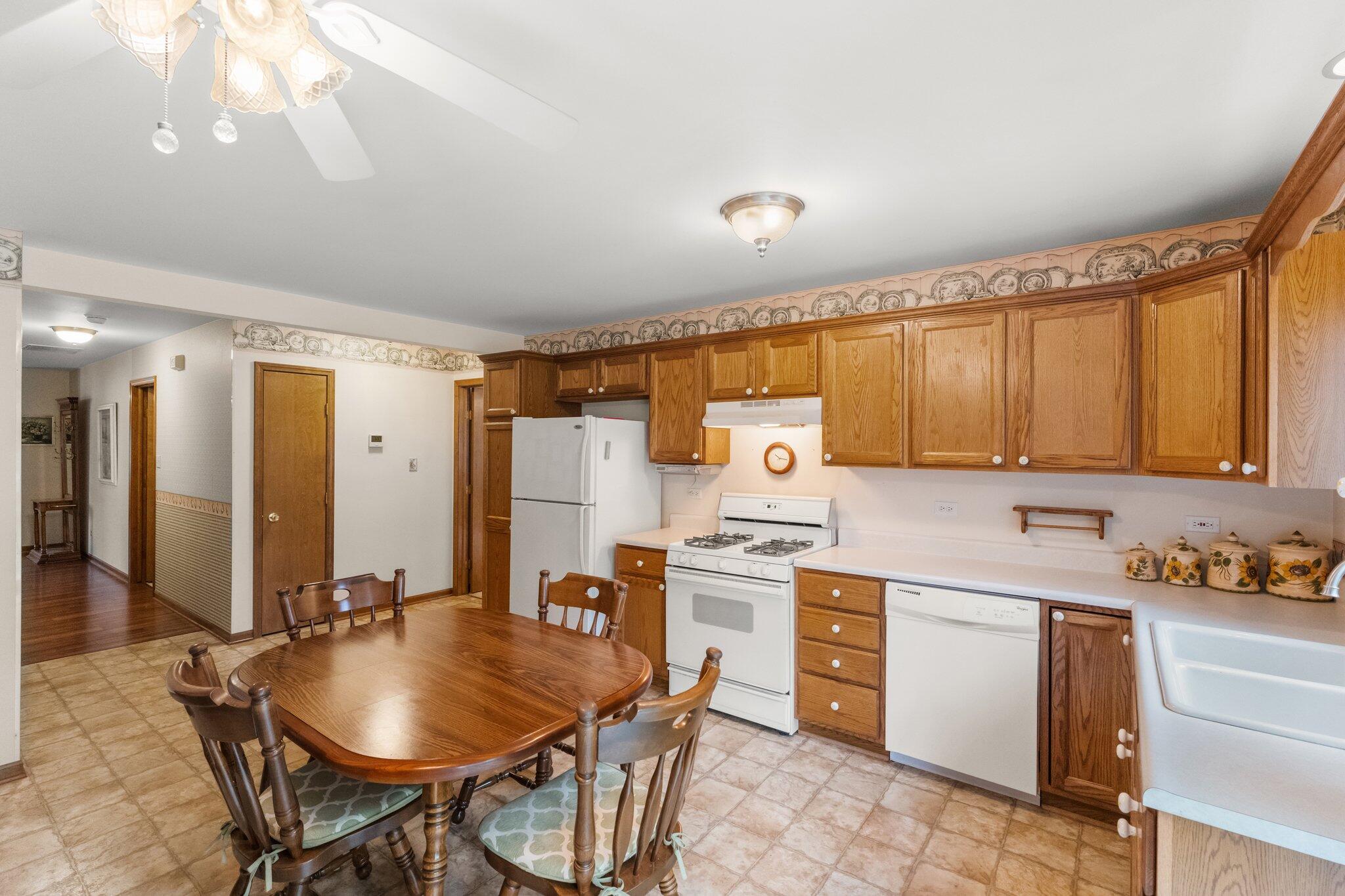 851 Blue Jay Way