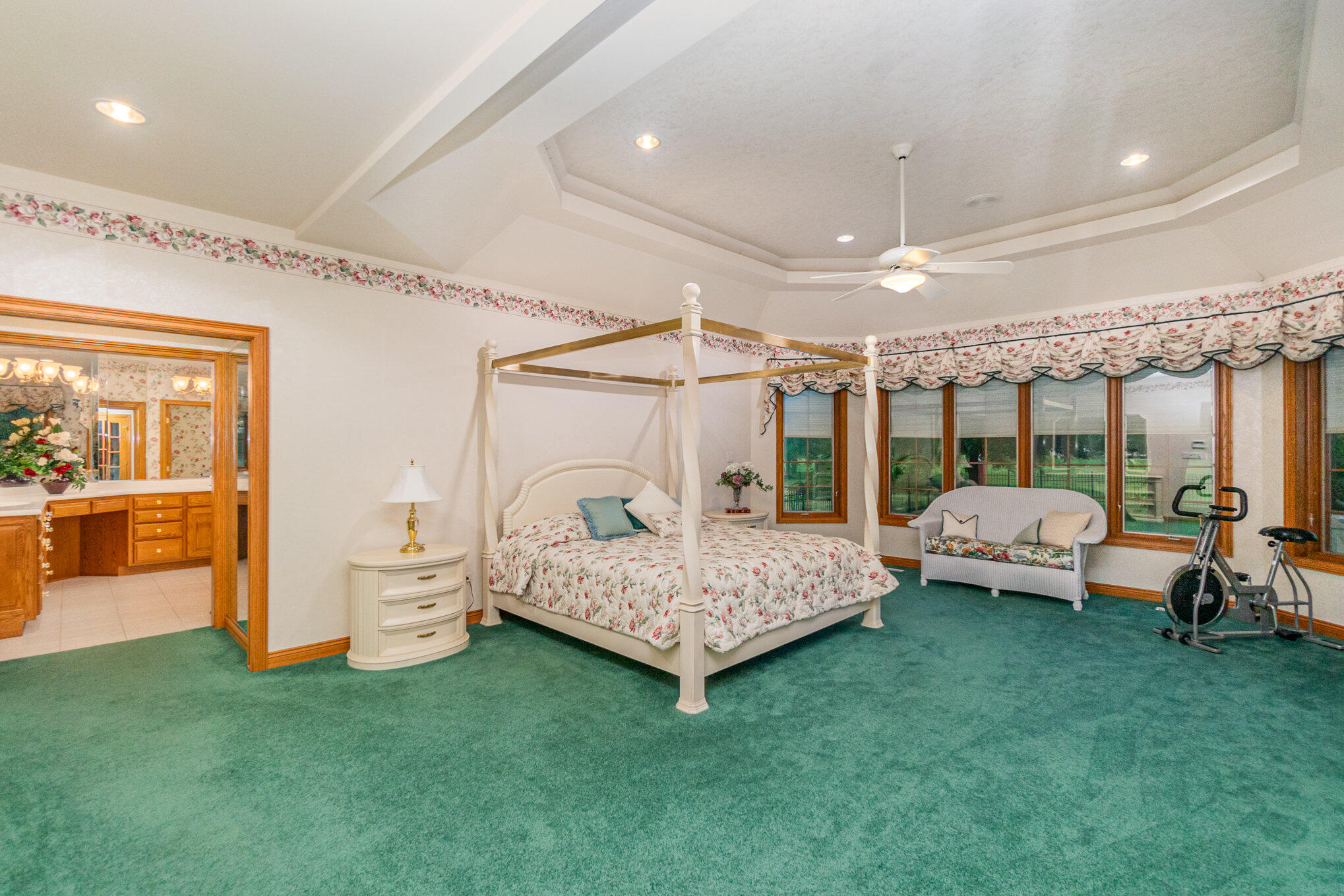 1033 Perthshire Lane