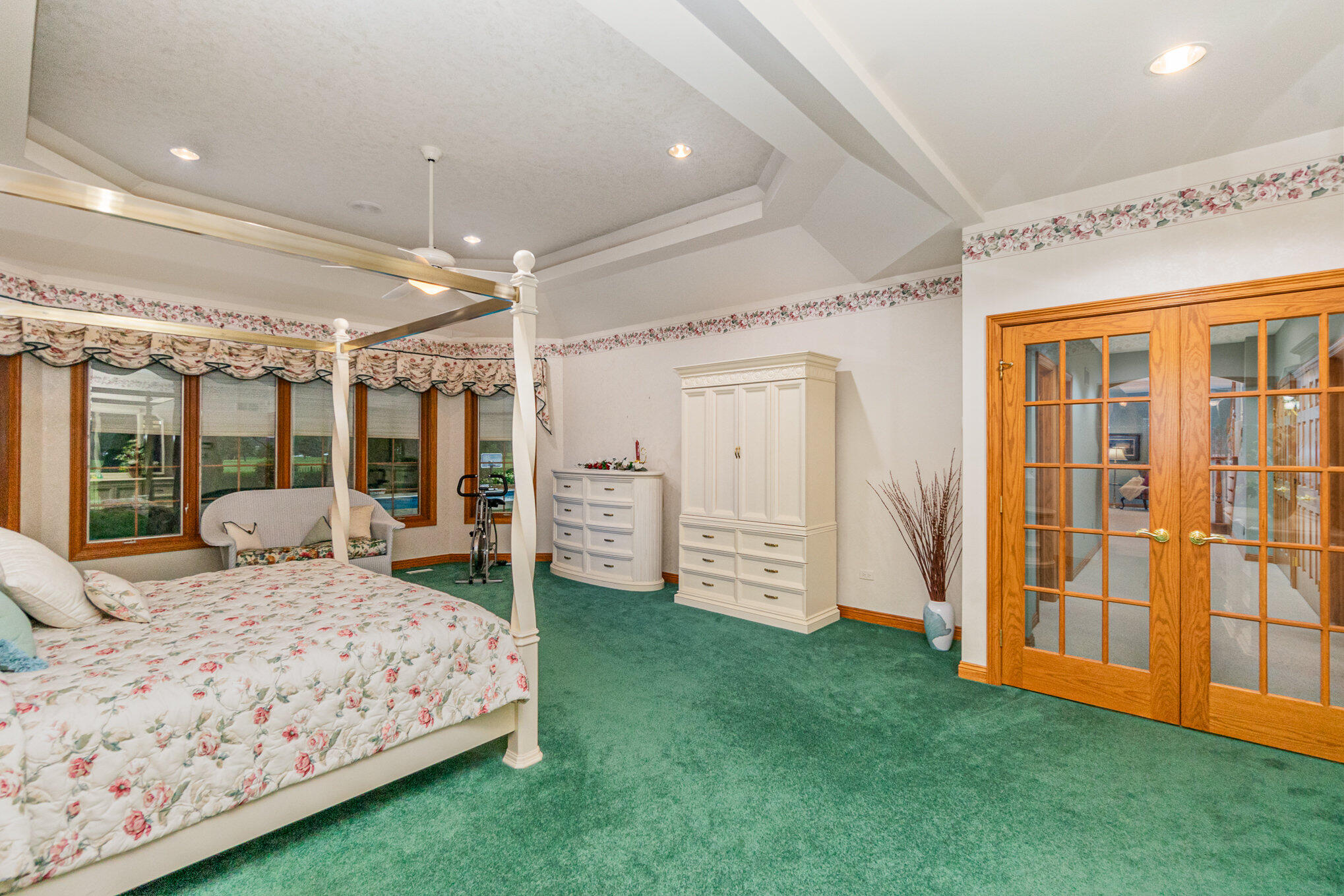 1033 Perthshire Lane