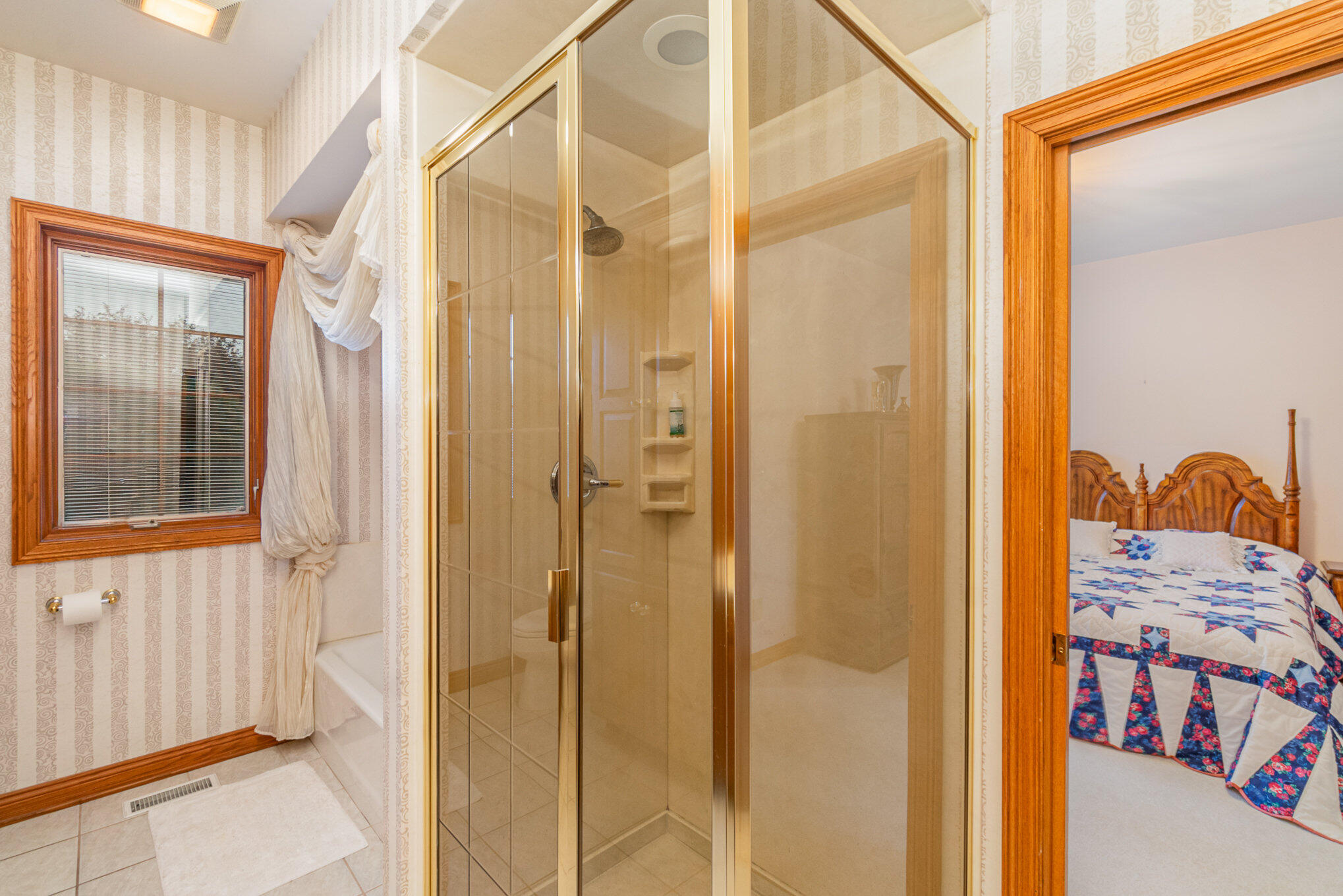 1033 Perthshire Lane