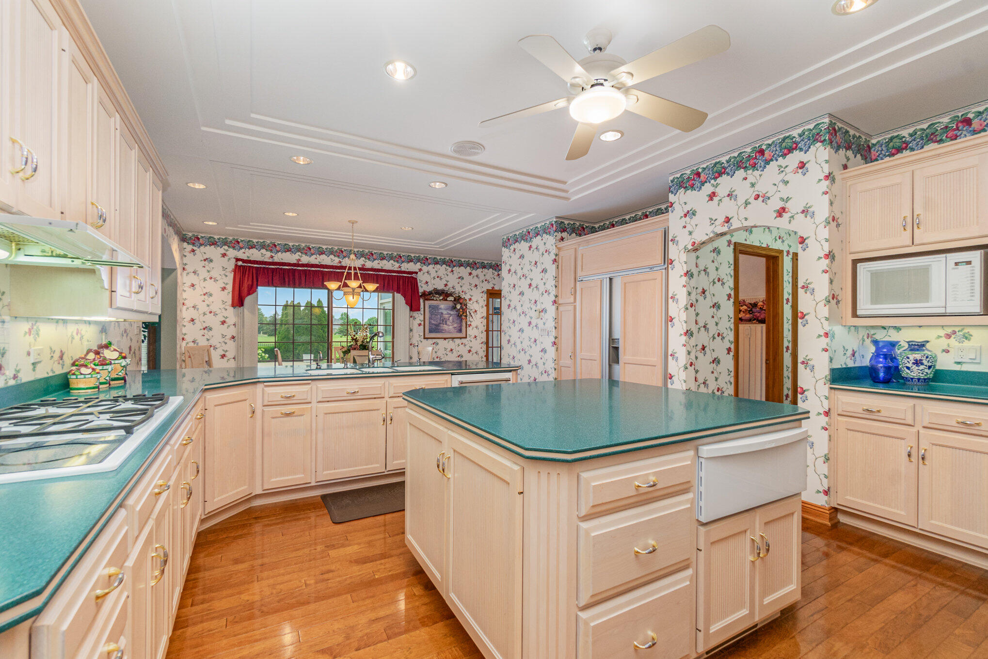 1033 Perthshire Lane