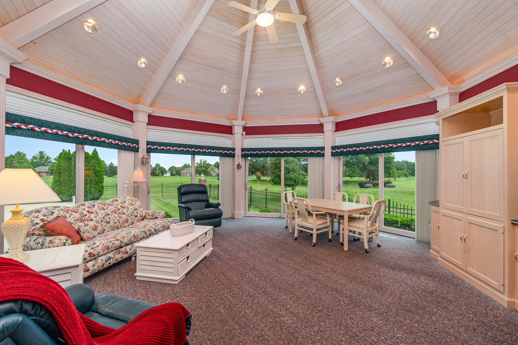 1033 Perthshire Lane