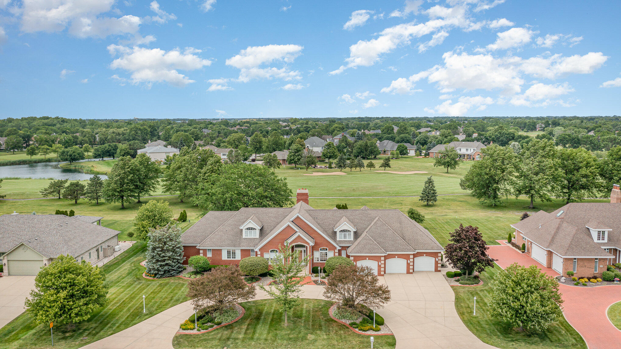 1033 Perthshire Lane