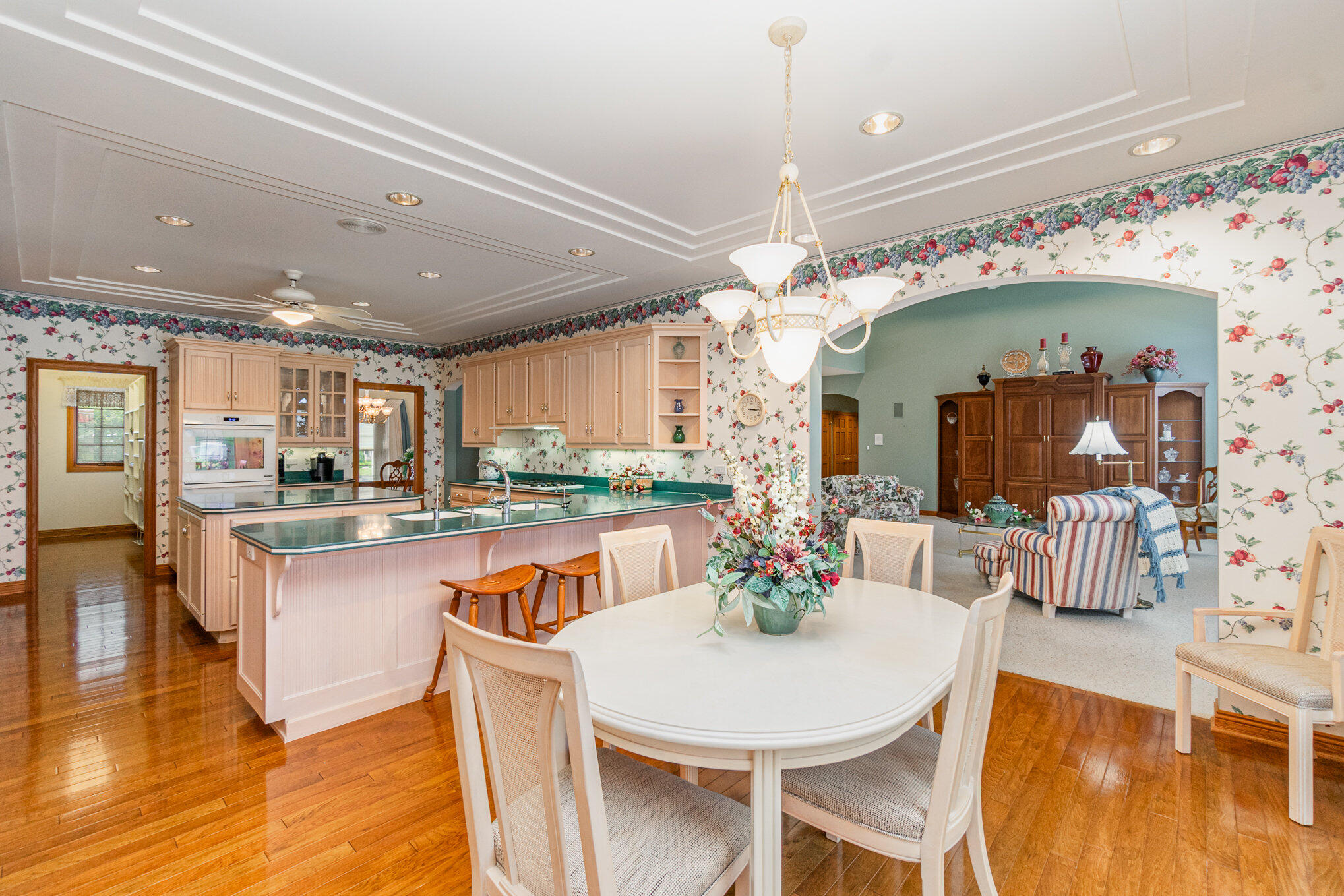 1033 Perthshire Lane