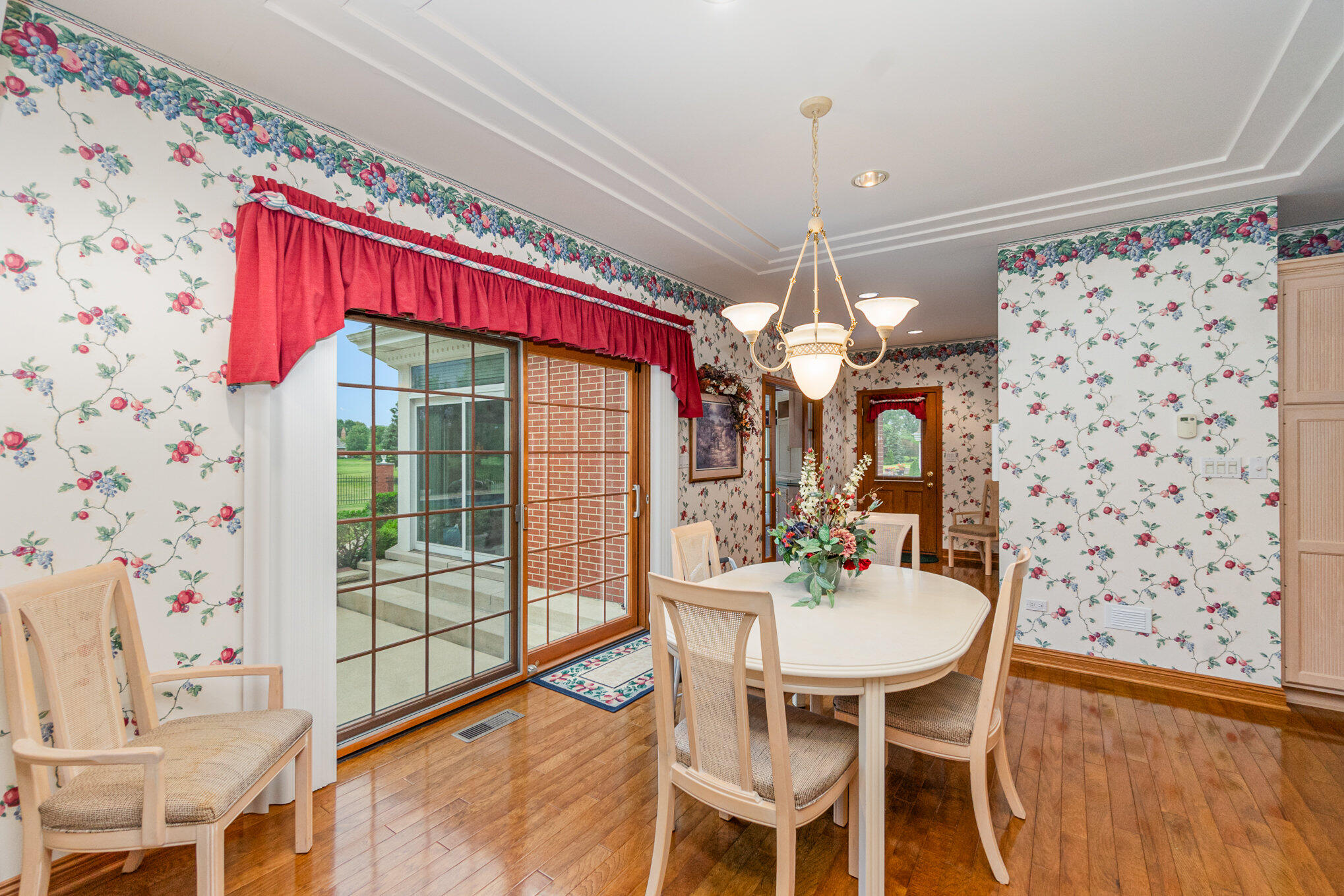 1033 Perthshire Lane