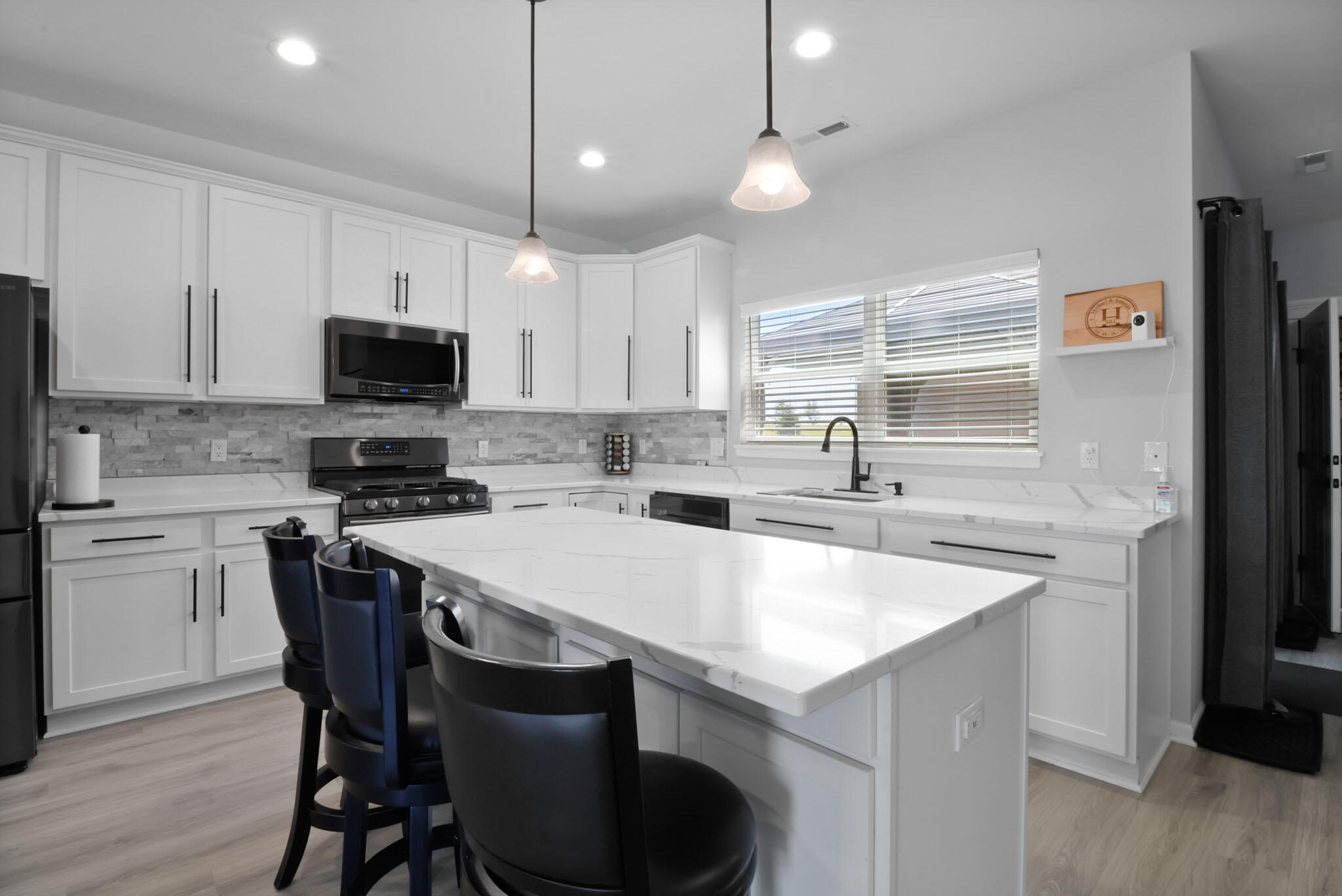 1069 E 116th Place