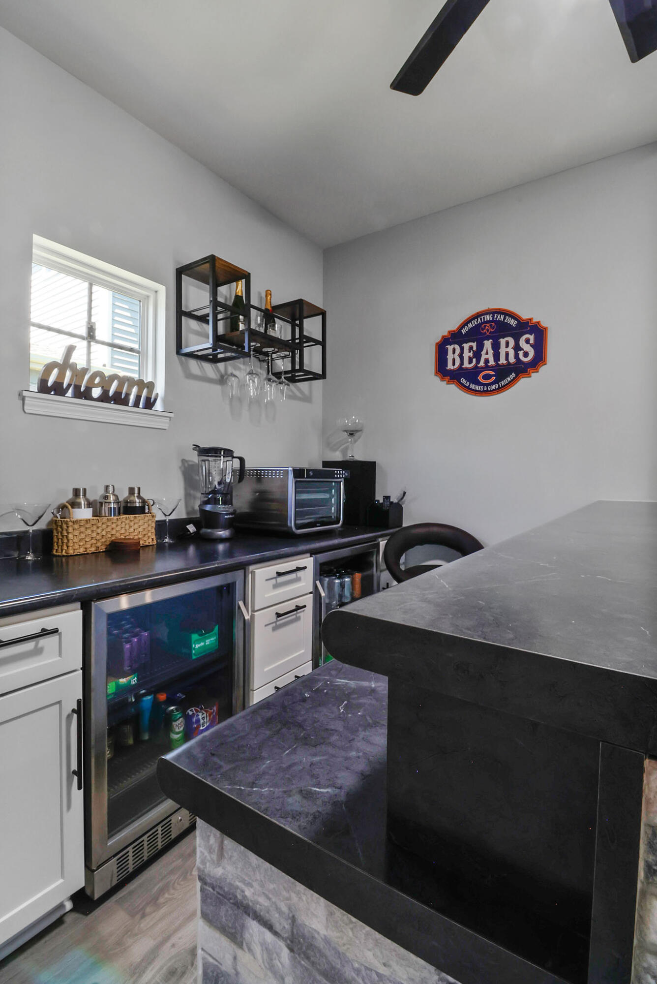 1069 E 116th Place
