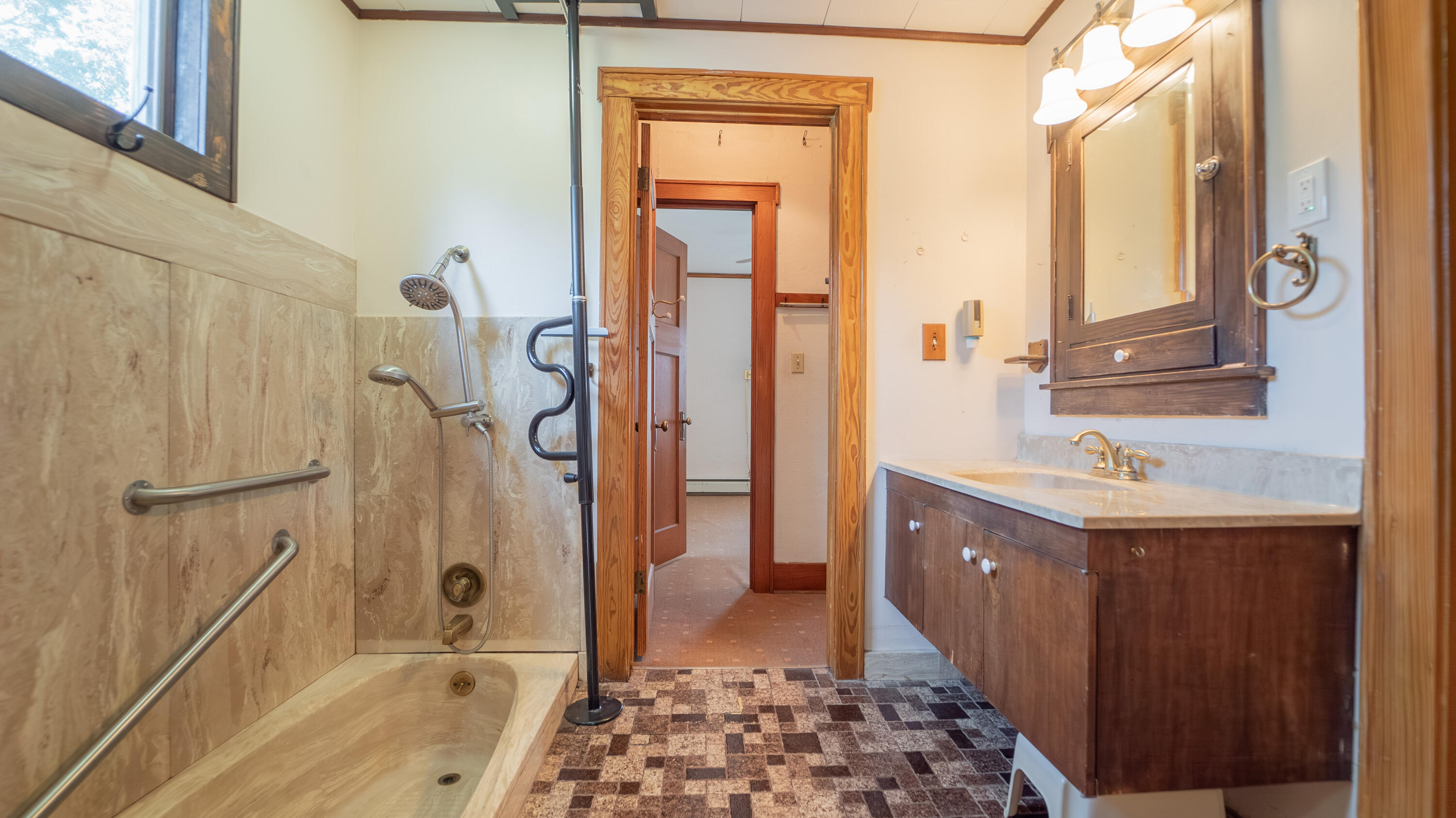 100 N Jackson Street