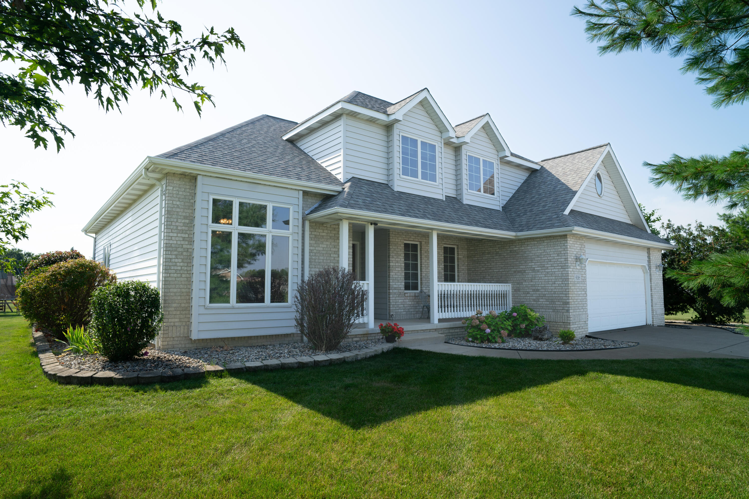 906 Saddlebrook Court