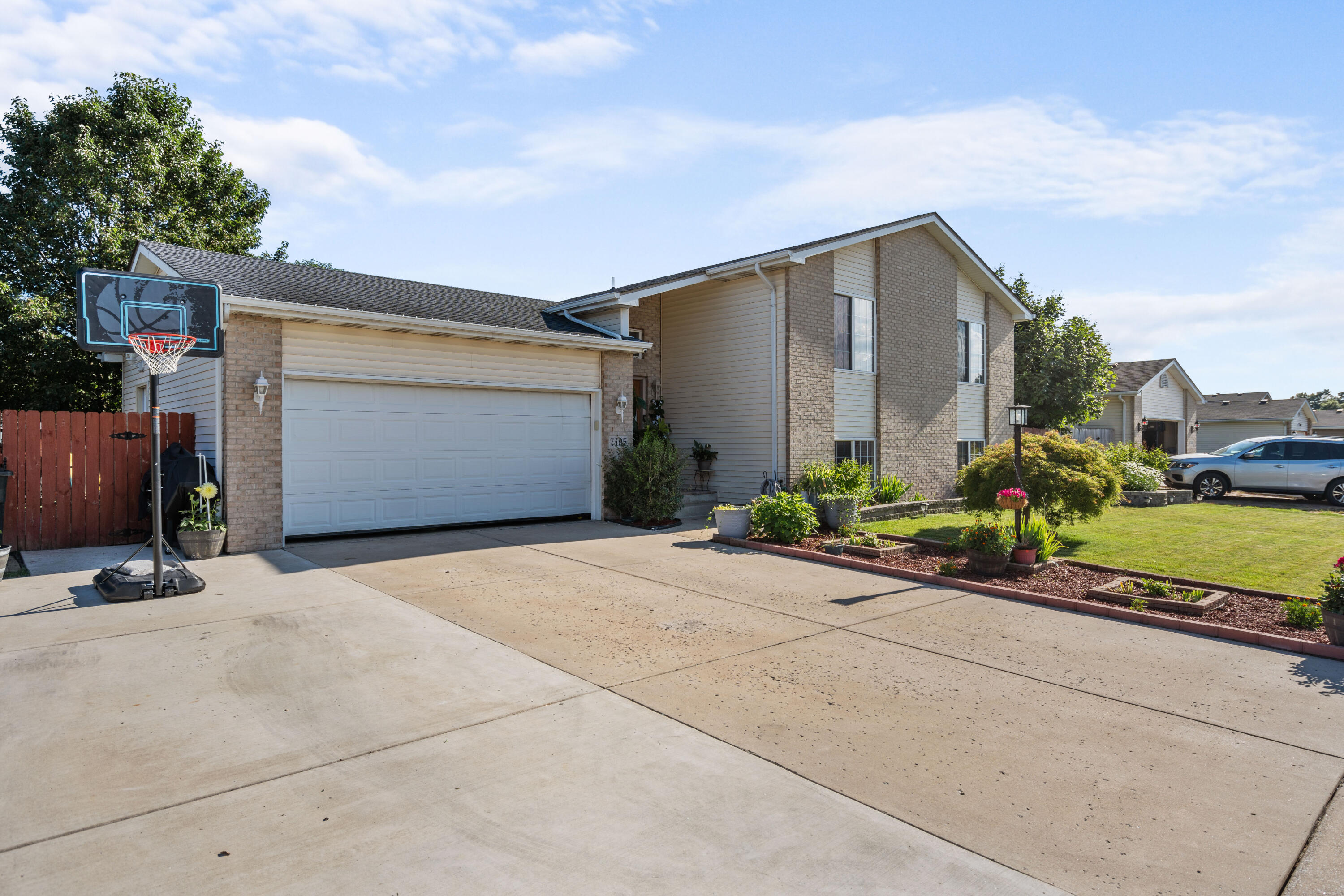 7495 Kestrel Street